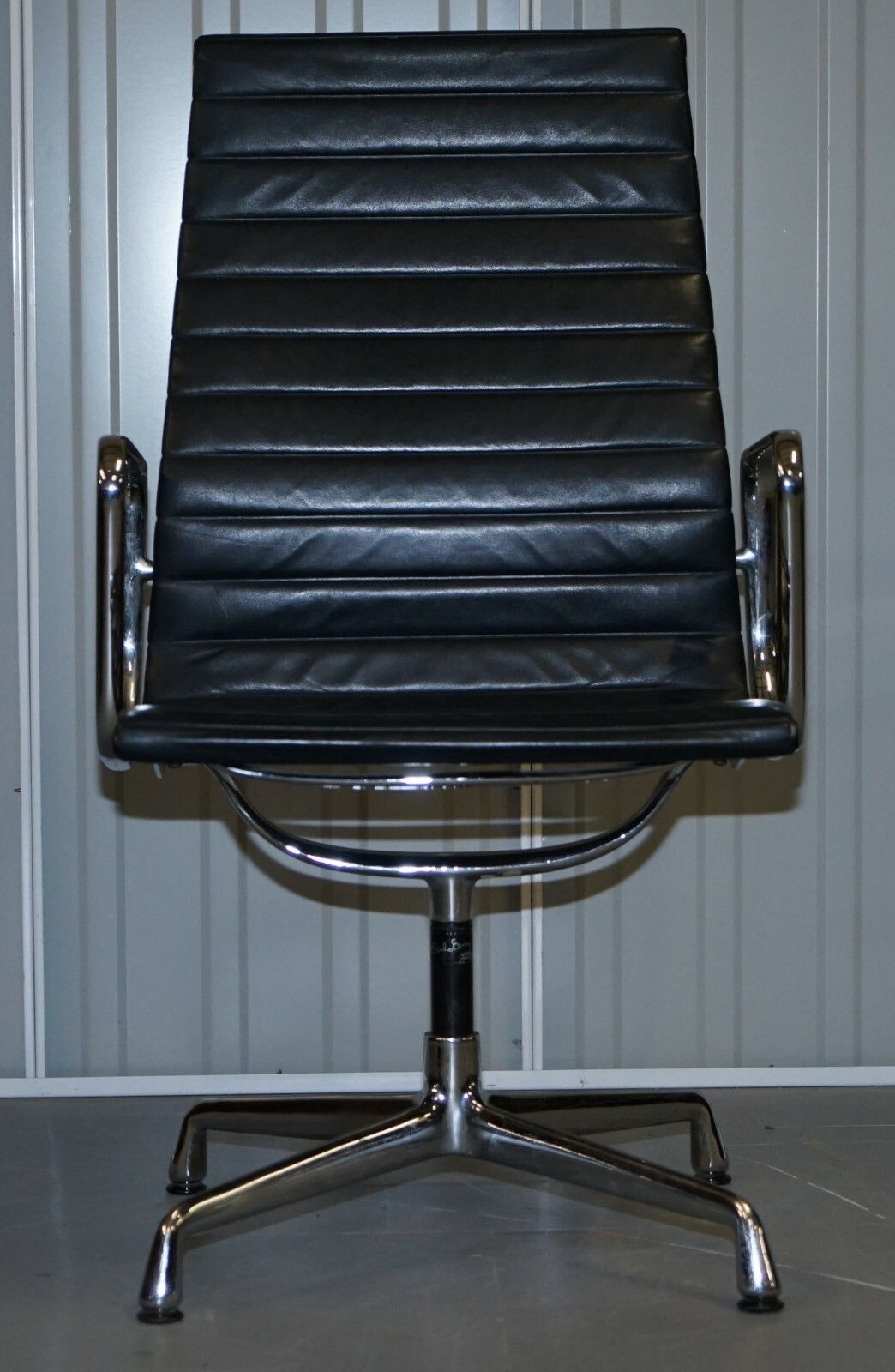 Rrp £34,000 1 Of 10 Vitra Eames Herman Miller Black Leather Swivel Office Chairs photo for sale
