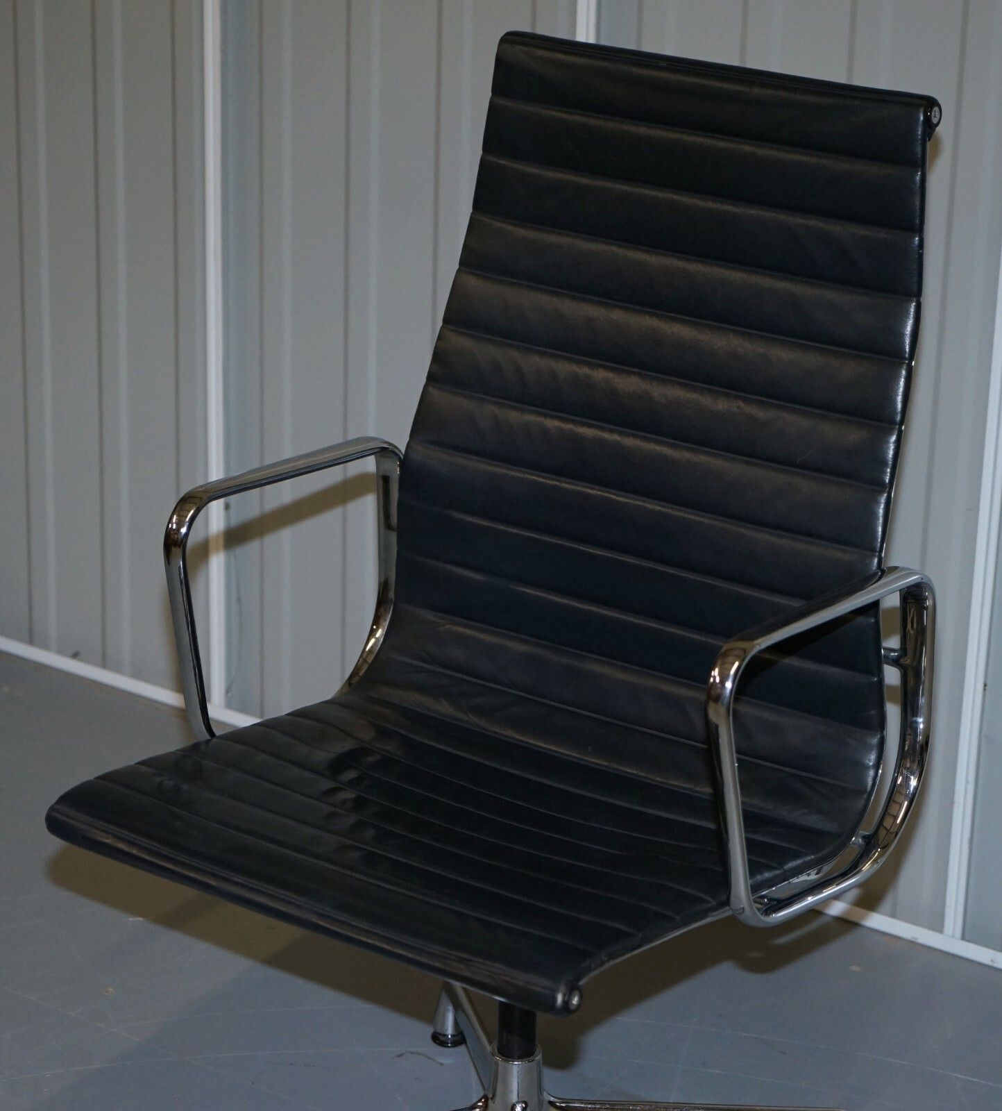 Rrp £34,000 1 Of 10 Vitra Eames Herman Miller Black Leather Swivel Office Chairs photo 1500.0