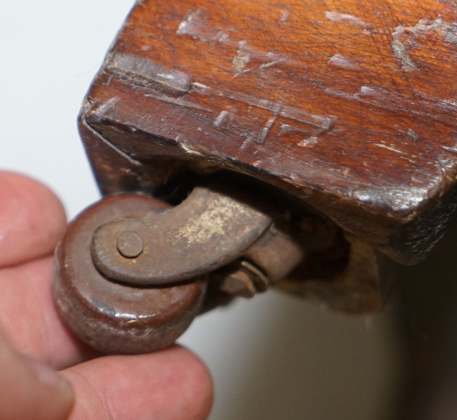 1500.0 Sublime Antique Victorian Rosewood Heavily Carved Piano Stool Porcelain Castors photo