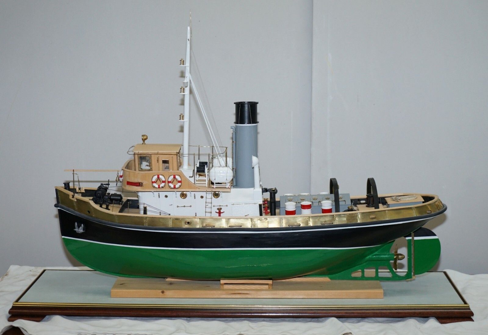 Large Model Ship Of The Anteo Tugboat In Mahogany Frame Glass Exhibition Case photo 1500.0