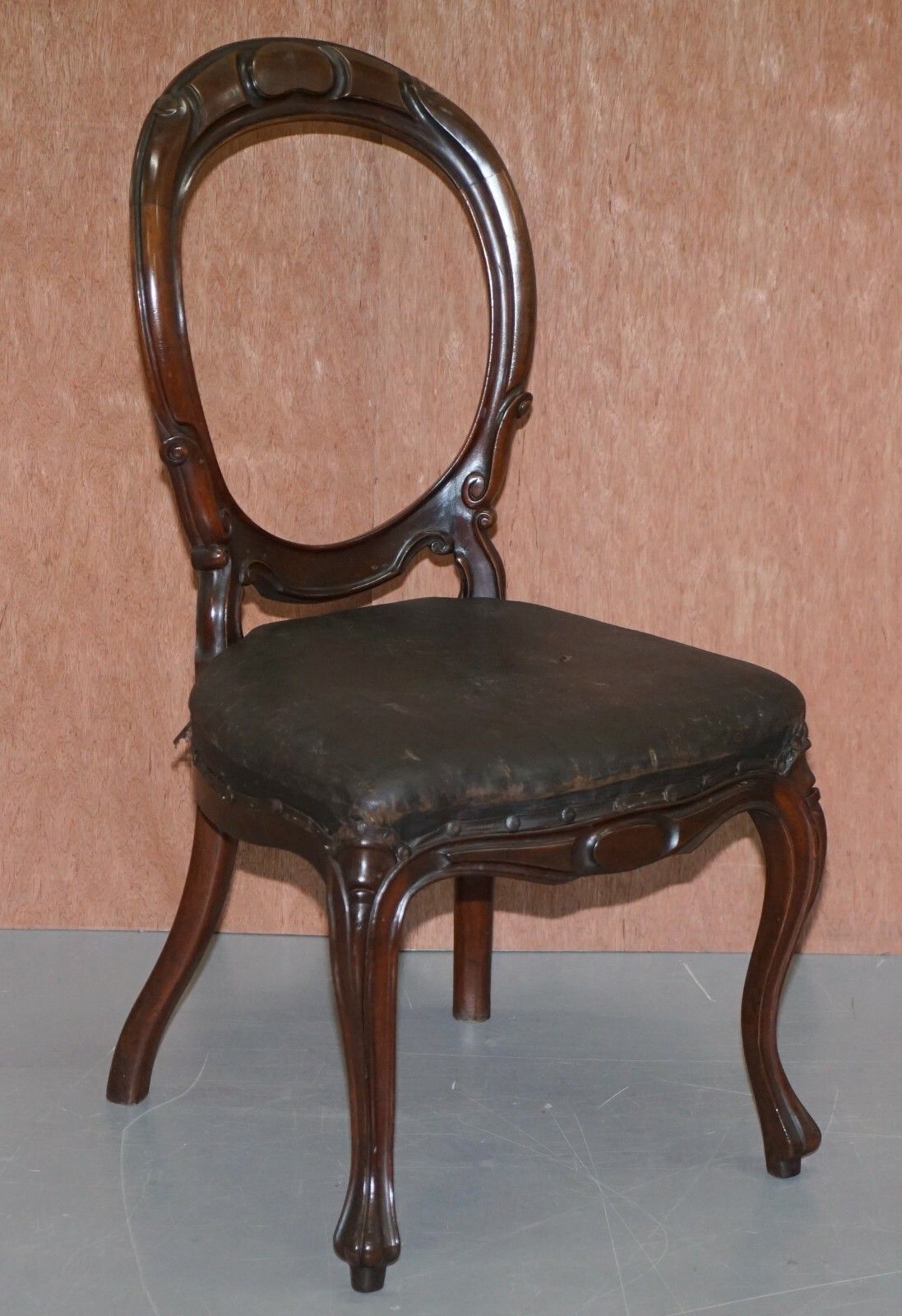 Furniture Suite Of Six Victorian Hand Carved Mahogany Spoon Medallion Back Dining Chairs 6 photo