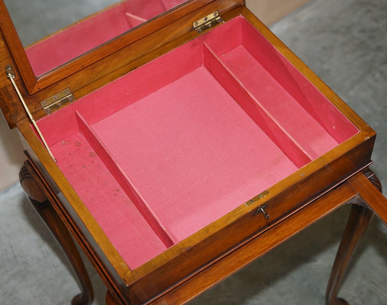 1350.0 Exquisite Burr Walnut Jewellery Box Burr Walnut Side End Table With Glass Shelf photo