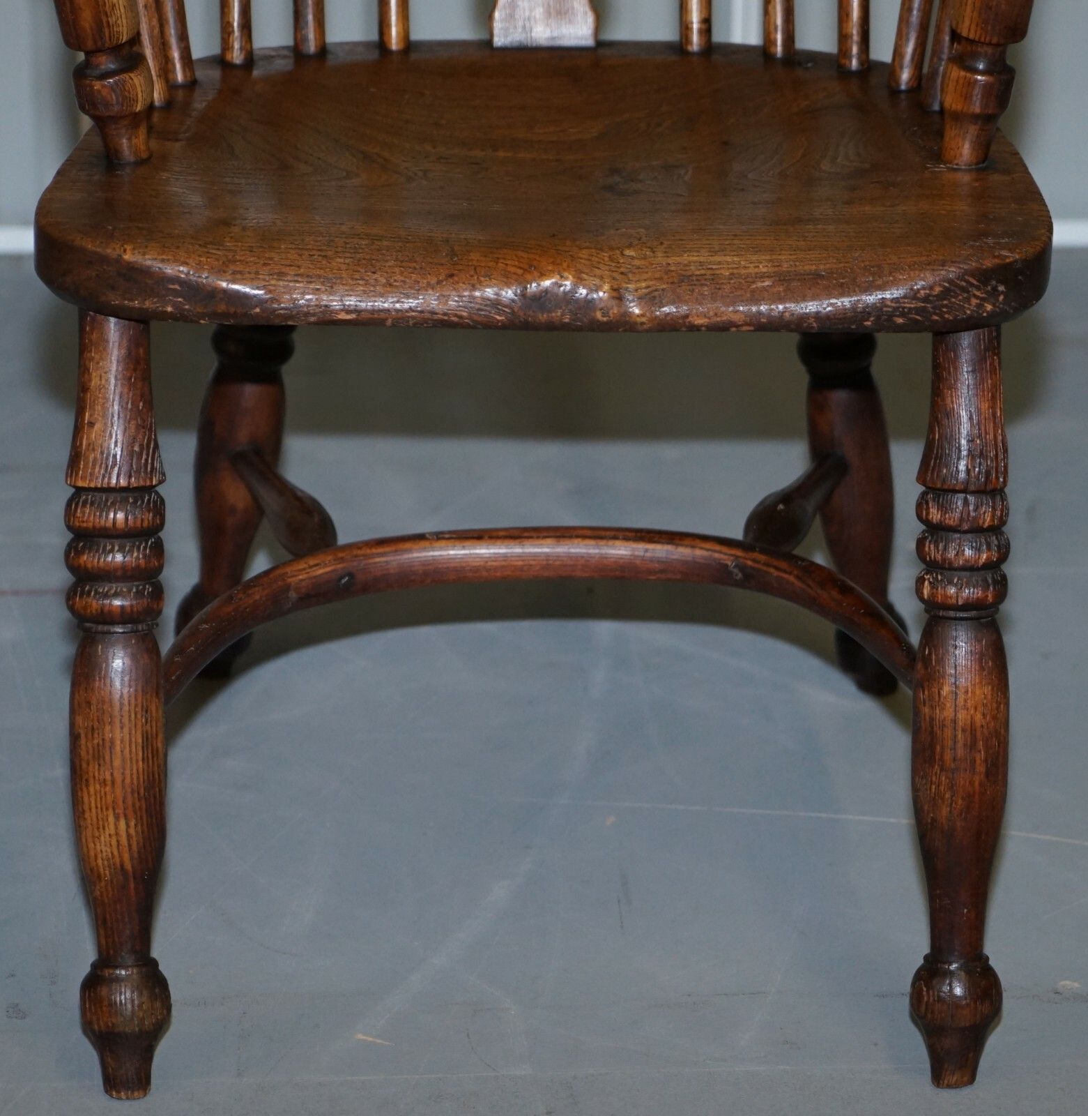photo furniture English Classic Antique 19th Century Elm Hoop Back West Country Windsor Armchair