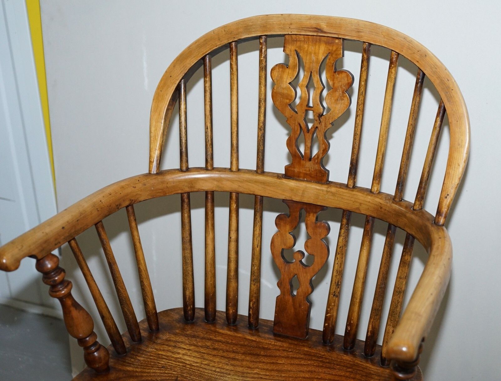 English Classic Antique Victorian 19th Century Elm Hoop Back Windsor Armchair photo vinterior