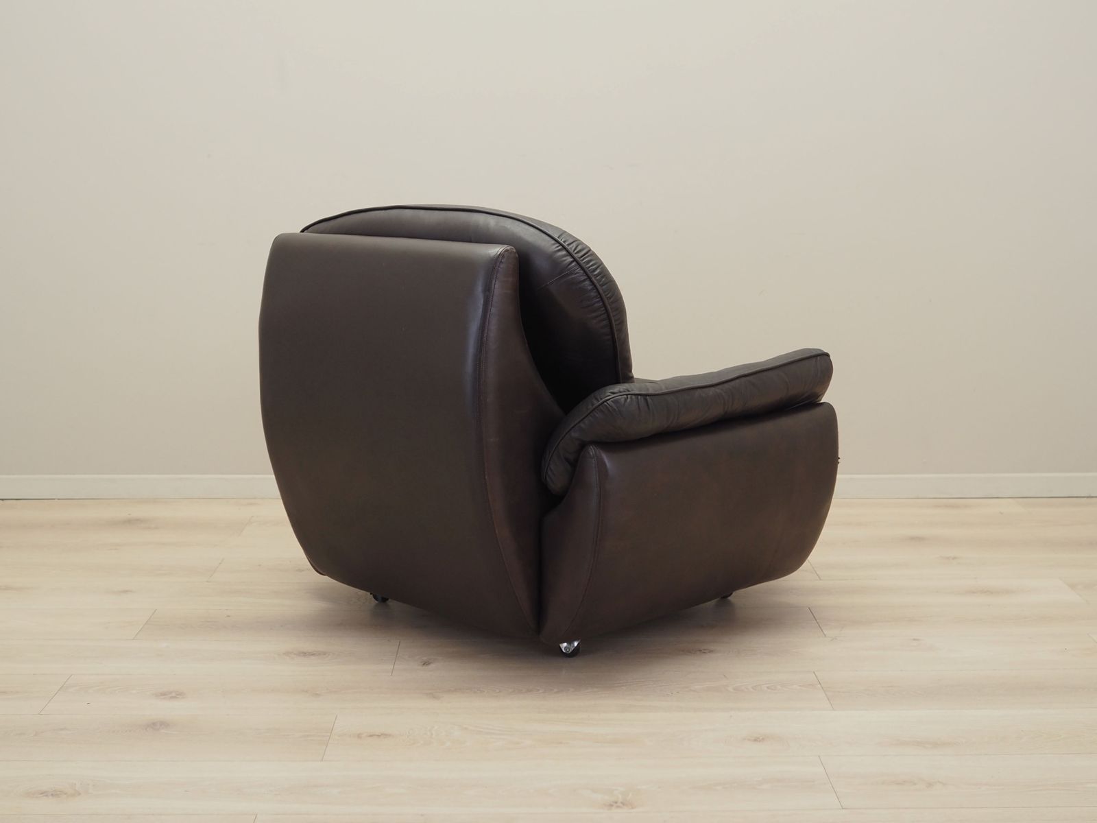 Armchair With Castors, Italian Design, 1970s, Production: Italy photo buy