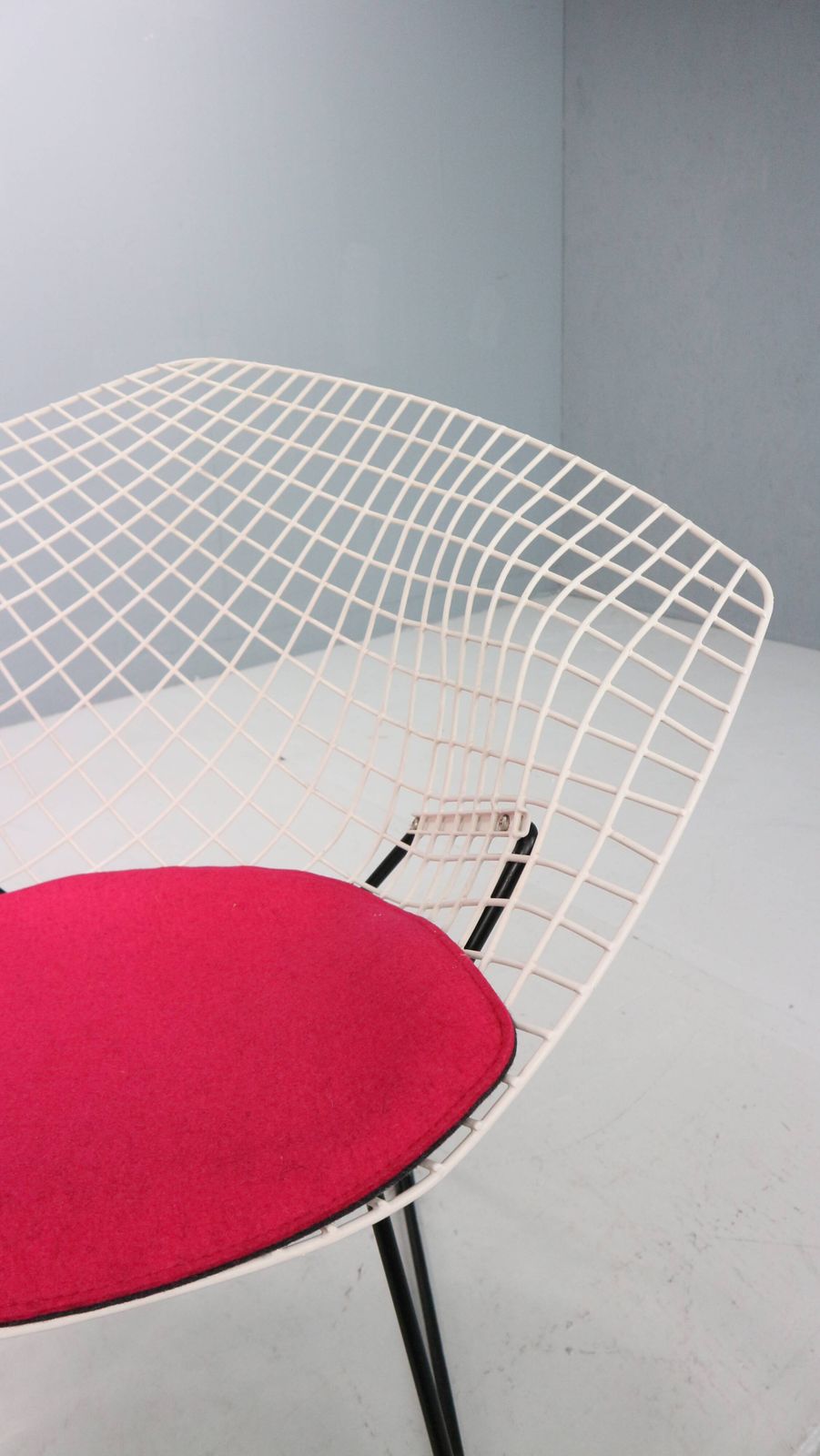 Diamond Chair By Harry Bertoia In White & Black Metal And New Seating 1960s photo furniture