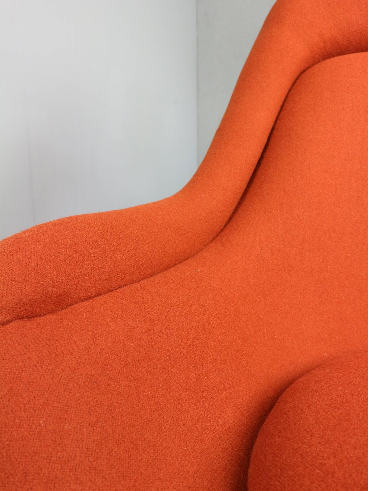 Early Bronze Lounge Chair By Warren Platner For Knoll 1960s In Rust Red photo vinterior
