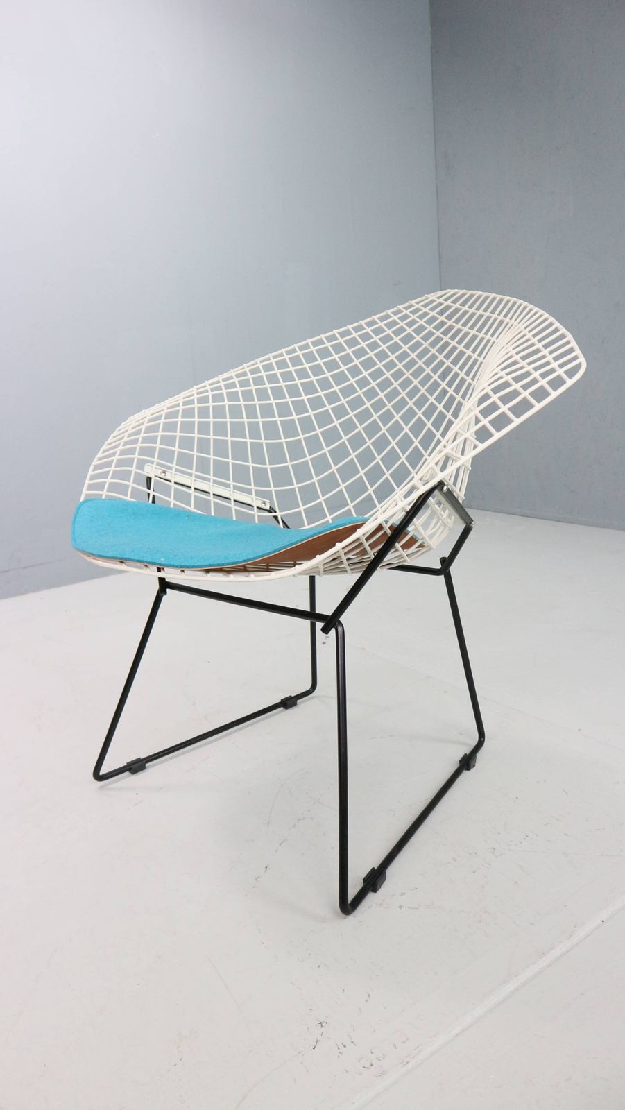 Diamond Chair By Harry Bertoia In White & Black Metal And New Blue Seating photo furniture