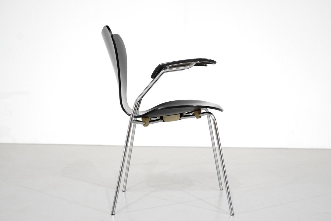 Chair Model " 3207 "In Wood By Arne Jacobsen For Fritz Hansen, Denmark 1955. photo vintage