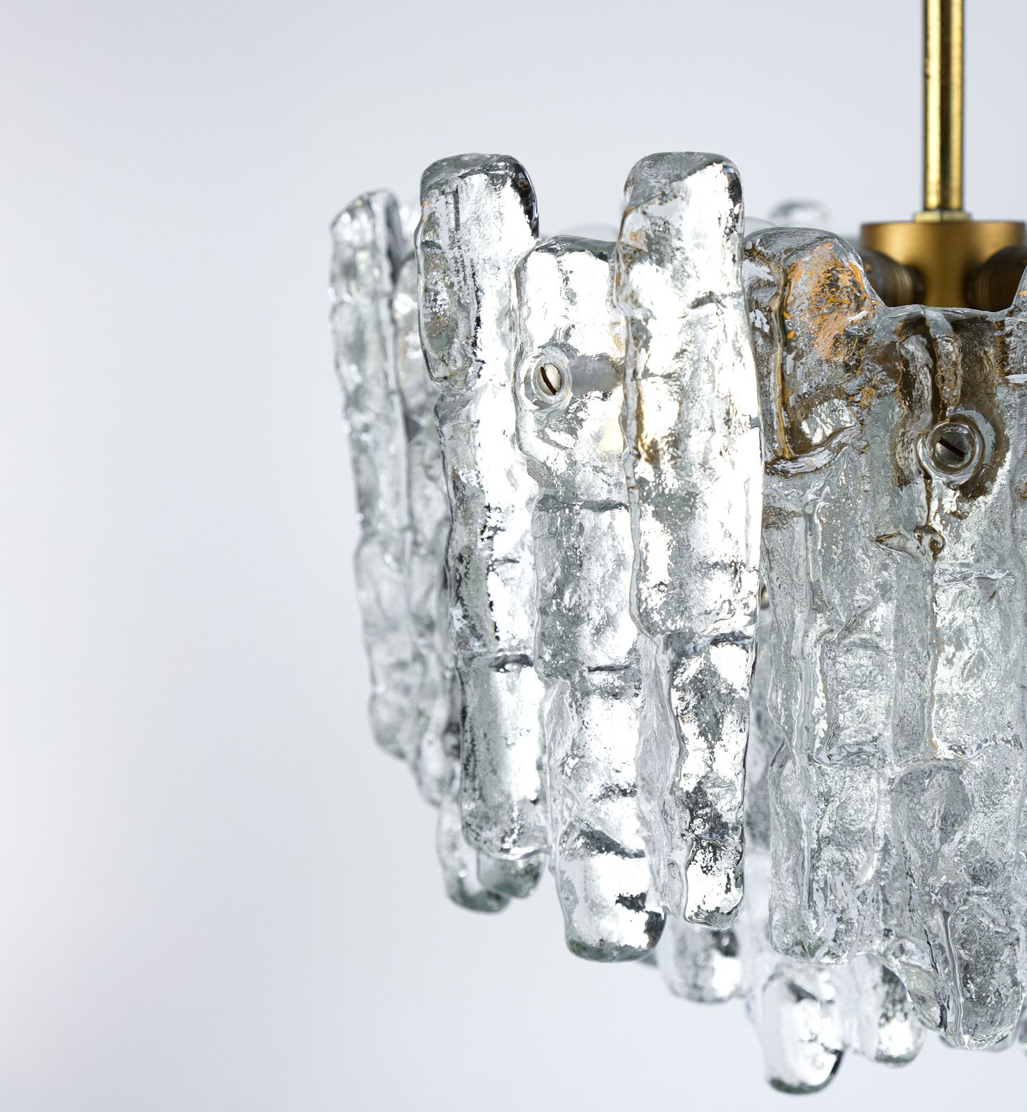 photo vinterior Mid Century Ice Glass & Brass Chandelier By J.T. Kalmar, Austria C.1970s