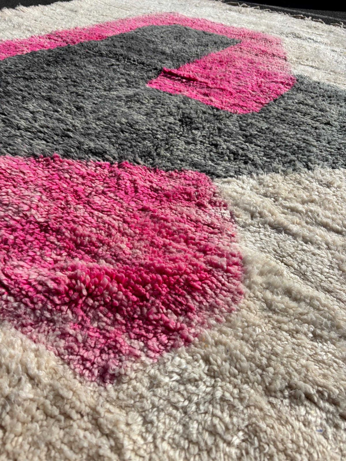 Authentic Mrirt Moroccan Berber Wool Rug 210x310 Cm   Handwoven, Plush & Colorful Wool Rug photo vintage