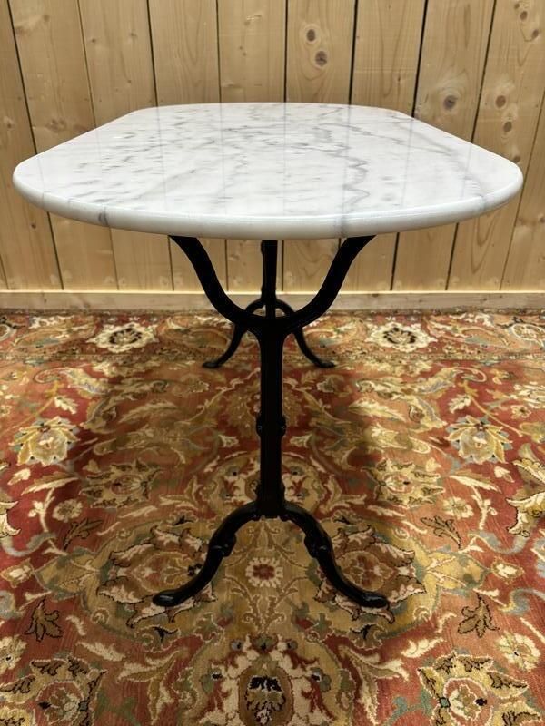 Table Bistrot Avec Plateau Ovale En Marbre photo Garden Furniture