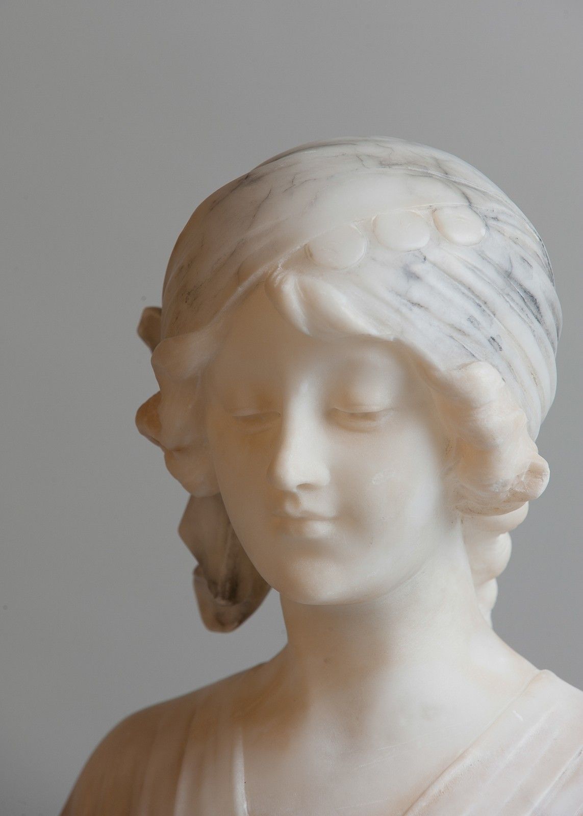 Italian Alabaster Sculpture By A.Cipriani photo vinterior