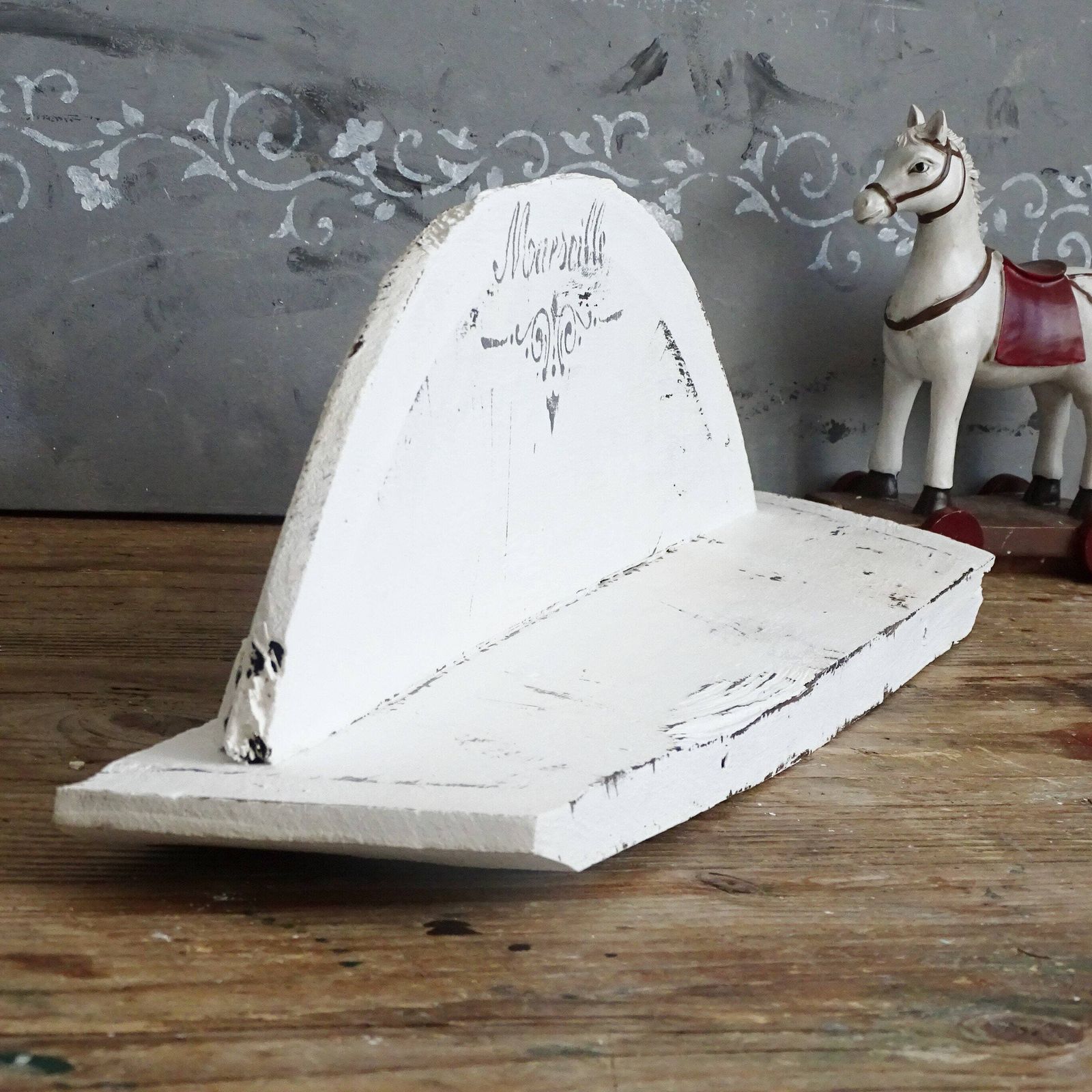 Antique Wood Wall Shelf: Shabby Chic Farmhouse Decor photo vinterior