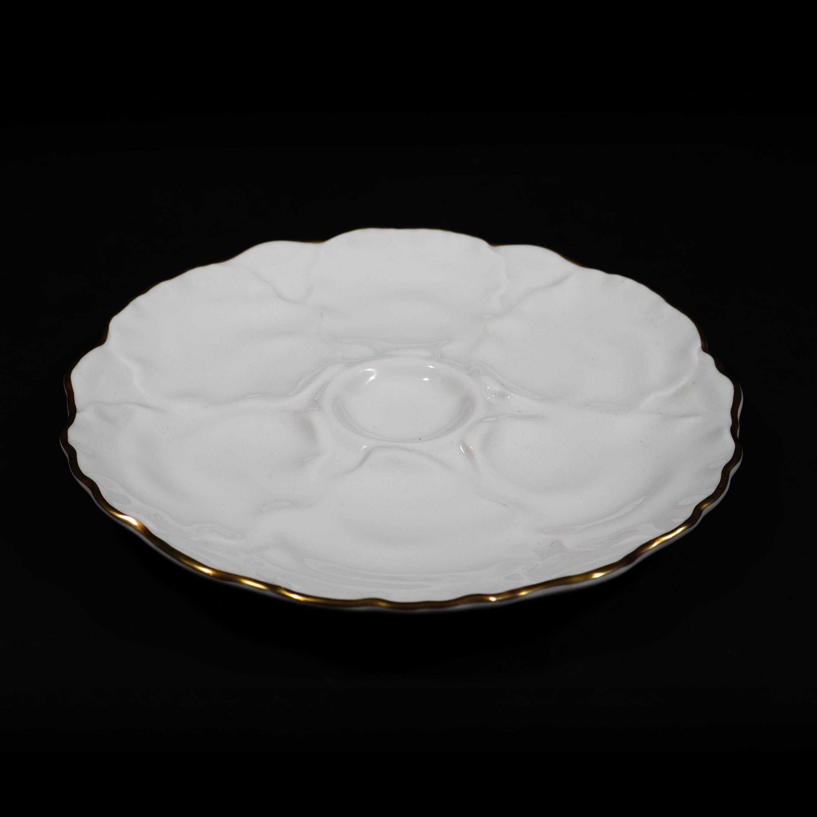 Art Deco Oyster Plates In White And Gold Porcelain By Hutschenreuther S/2 photo 98.0