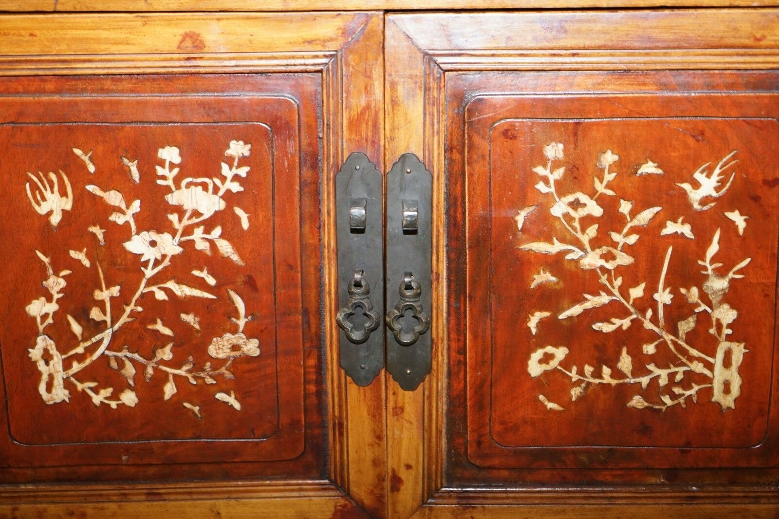 Antique Chinese Export Circa 1900 Redwood Lacquered Inlaid Wash Stand Sideboard photo vinterior