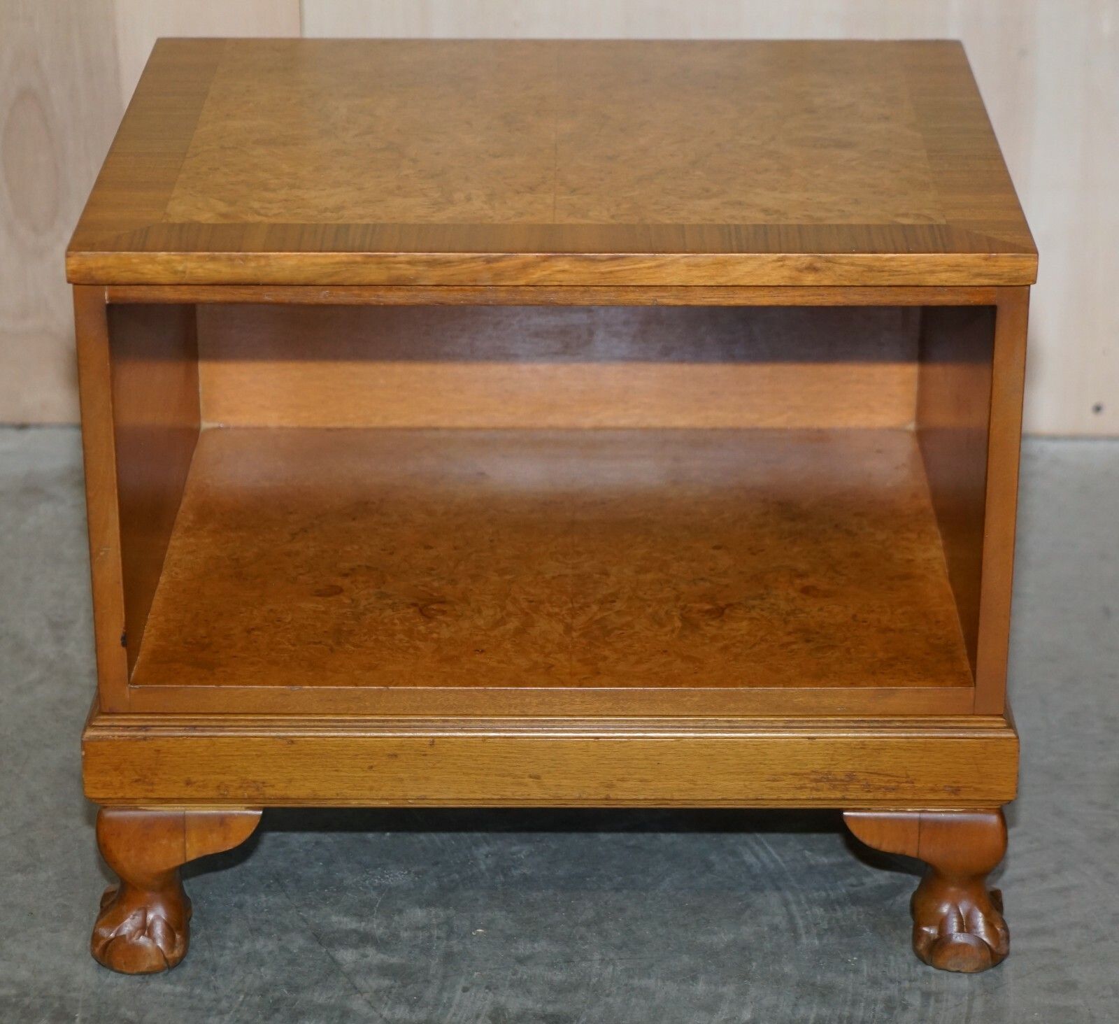 Lovely Pair Of Burr & Burl Walnut, Claw & Ball Foot, Side End Lamp Wine Tables photo vinterior