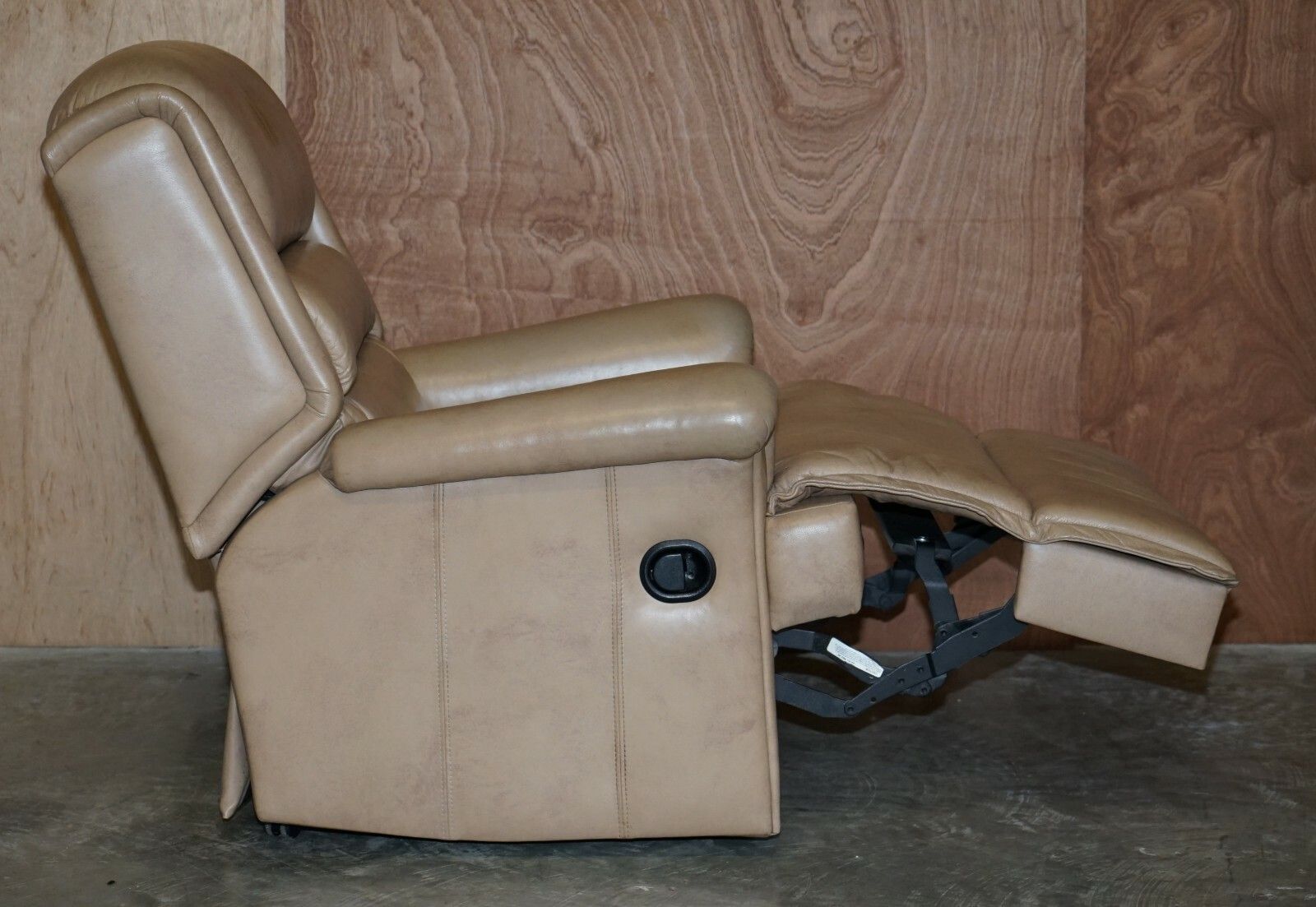 Comfortable Pair Of Rrp £2858 Sherborne Nevada Reclining Armchairs In Leather photo vintage