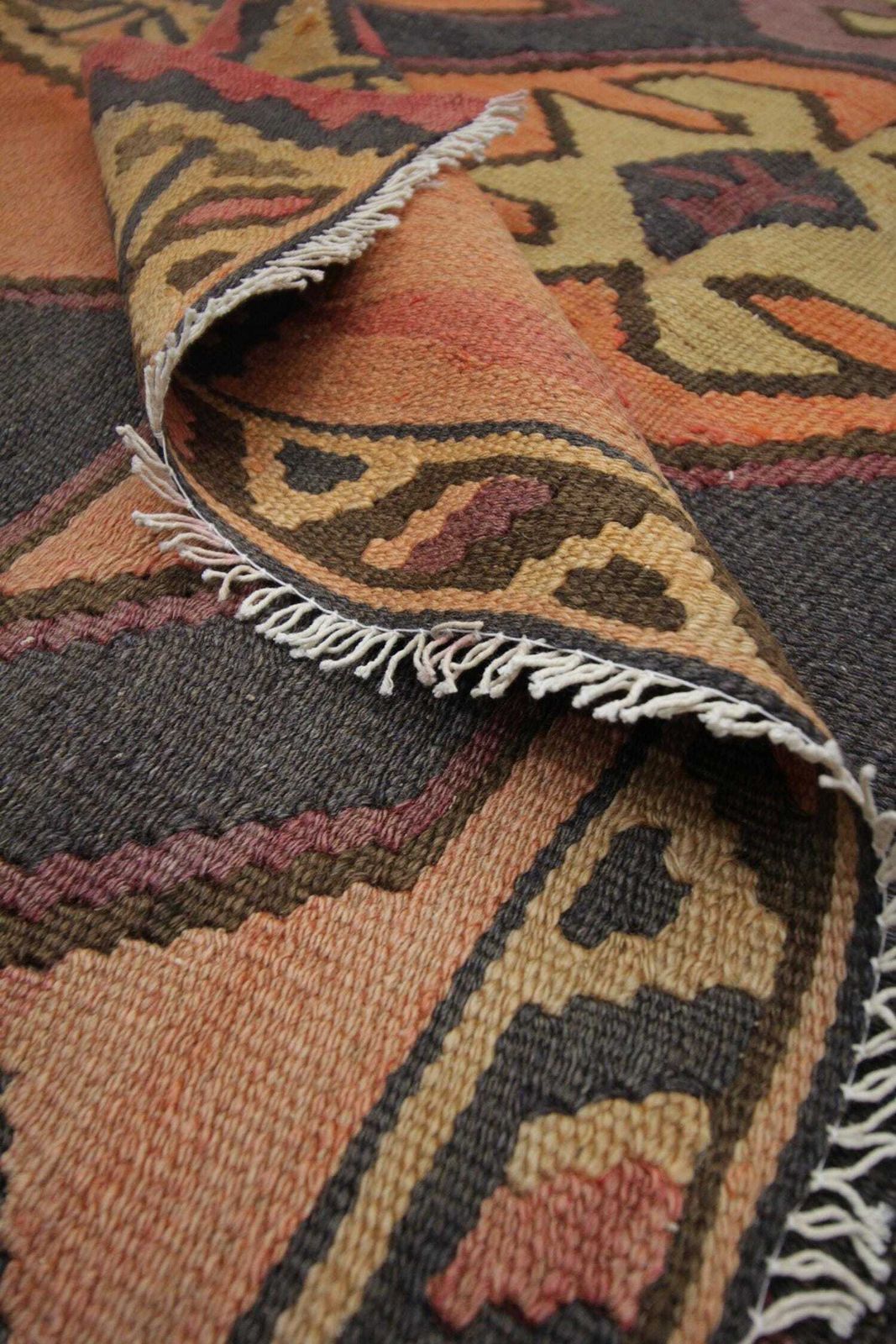 Vintage Kilim Runner Rug: 1940s Wool Flatweave, Geometric Tribal Design photo vinterior