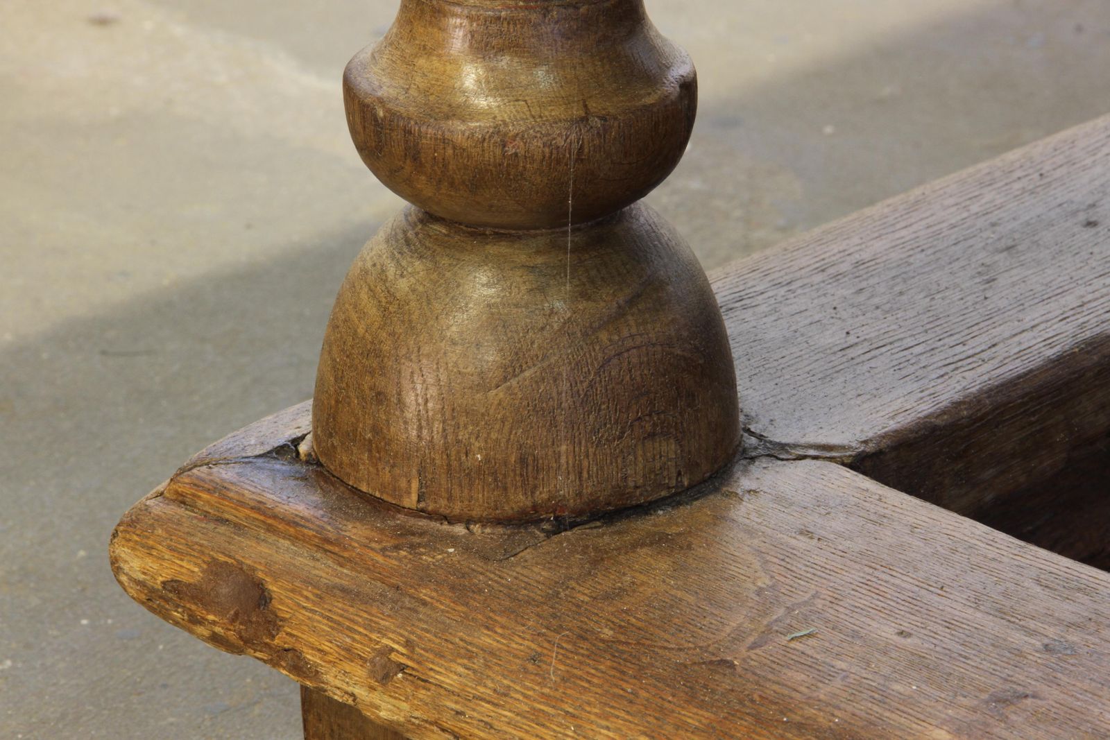 photo vintage Baroque Antique Nordic Provincial Oak Table 1800s Rustic Farmhouse, Rich Patina