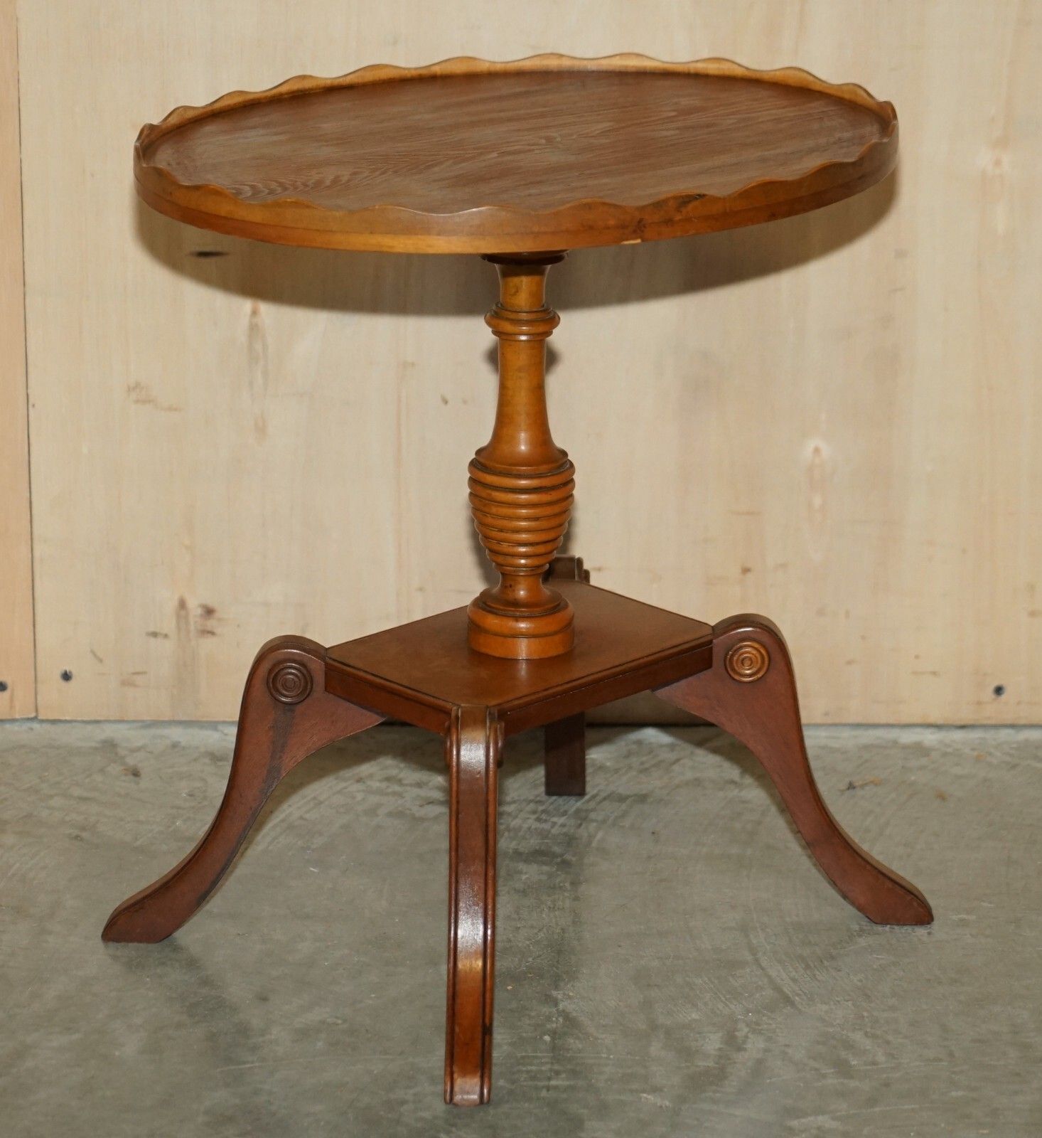 Pair Of Burr Yew Wood Beresford & Hicks Side End Lamp Tables With Gallery Rail photo furniture
