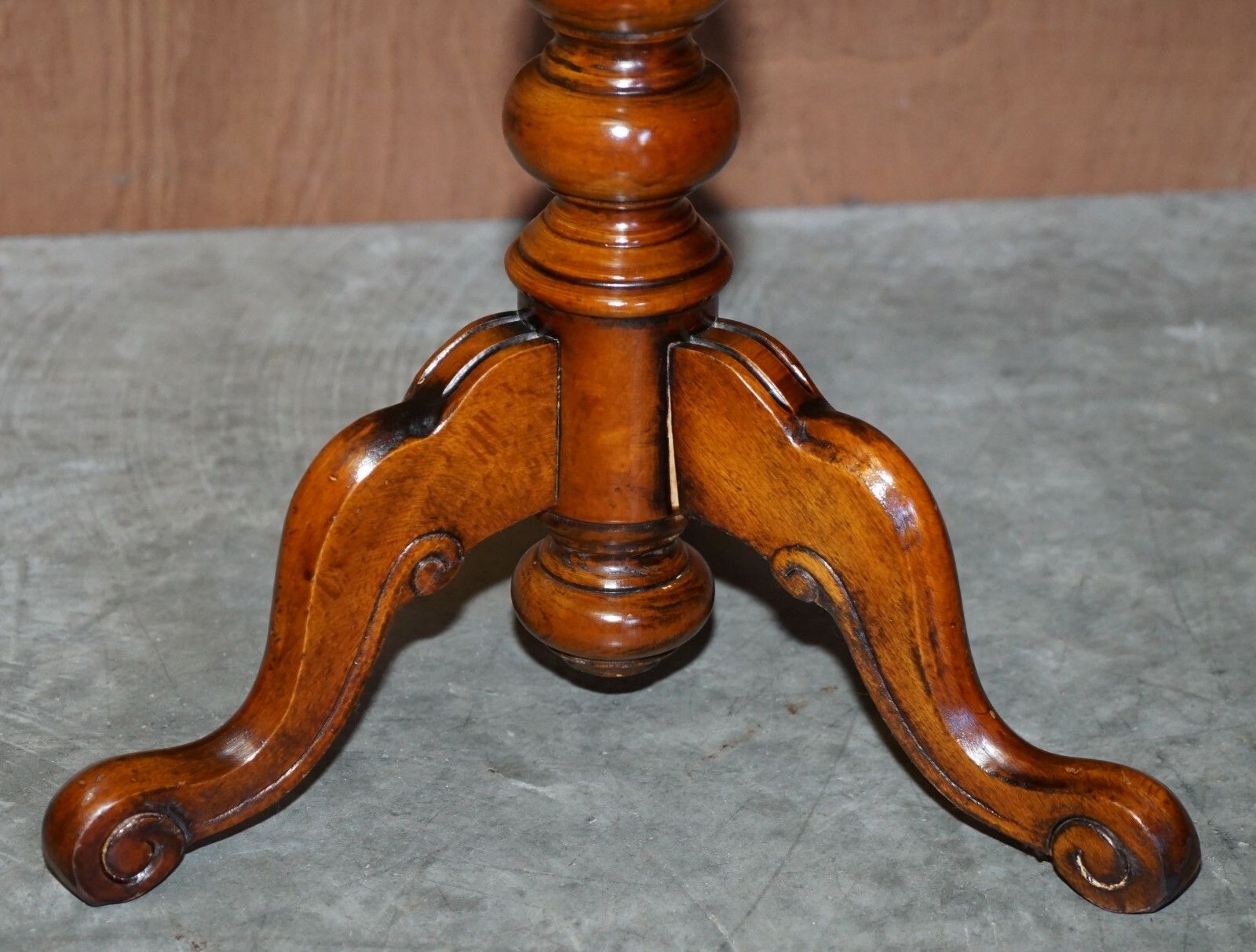 photo furniture Pair Of Vintage Italian Marquetry Inlaid Burr Walnut & Mahogany Side End Tables