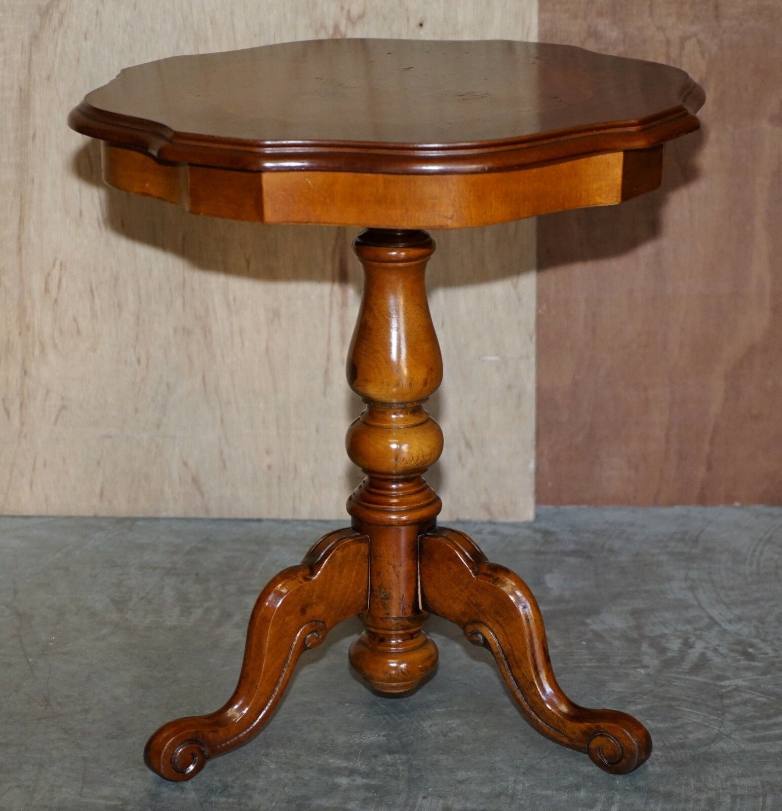 photo for sale Pair Of Vintage Italian Marquetry Inlaid Burr Walnut & Mahogany Side End Tables