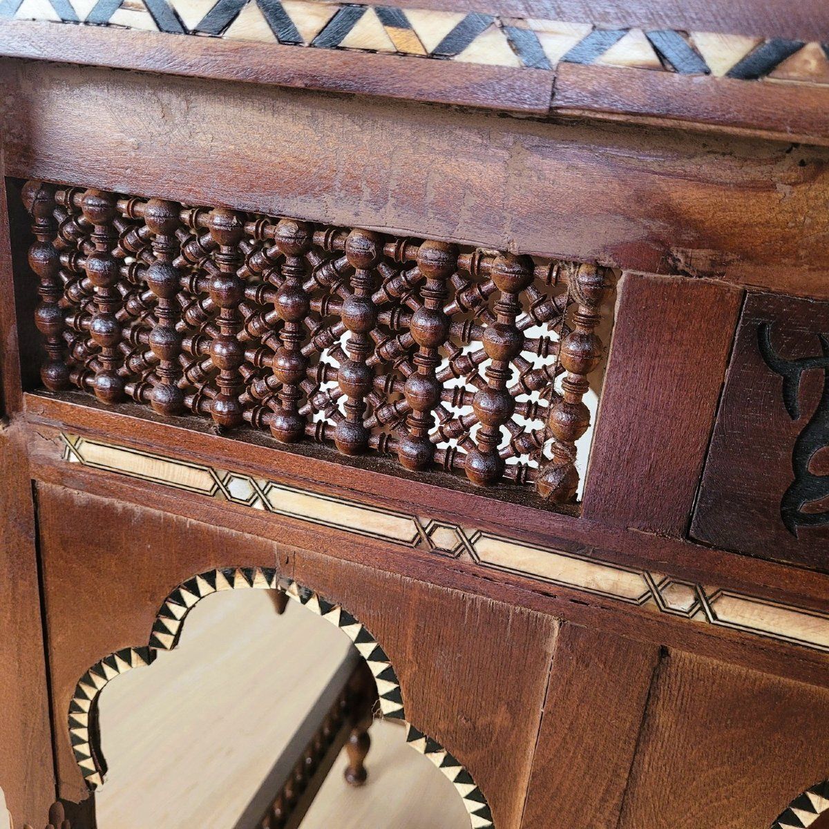Furniture Oriental Center Table In Wood, Mother Of Pearl And Bone Marquetry, 20th Century photo