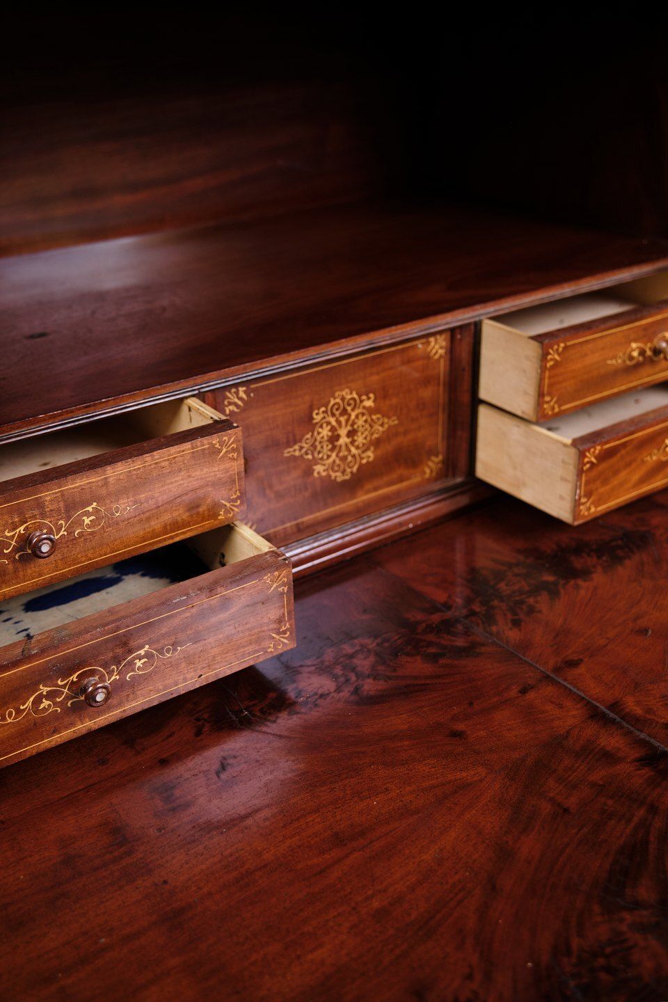 Secretary – Mahogany – Intarsia & Flame Structure – 4 Drawers – 1840s photo Furniture
