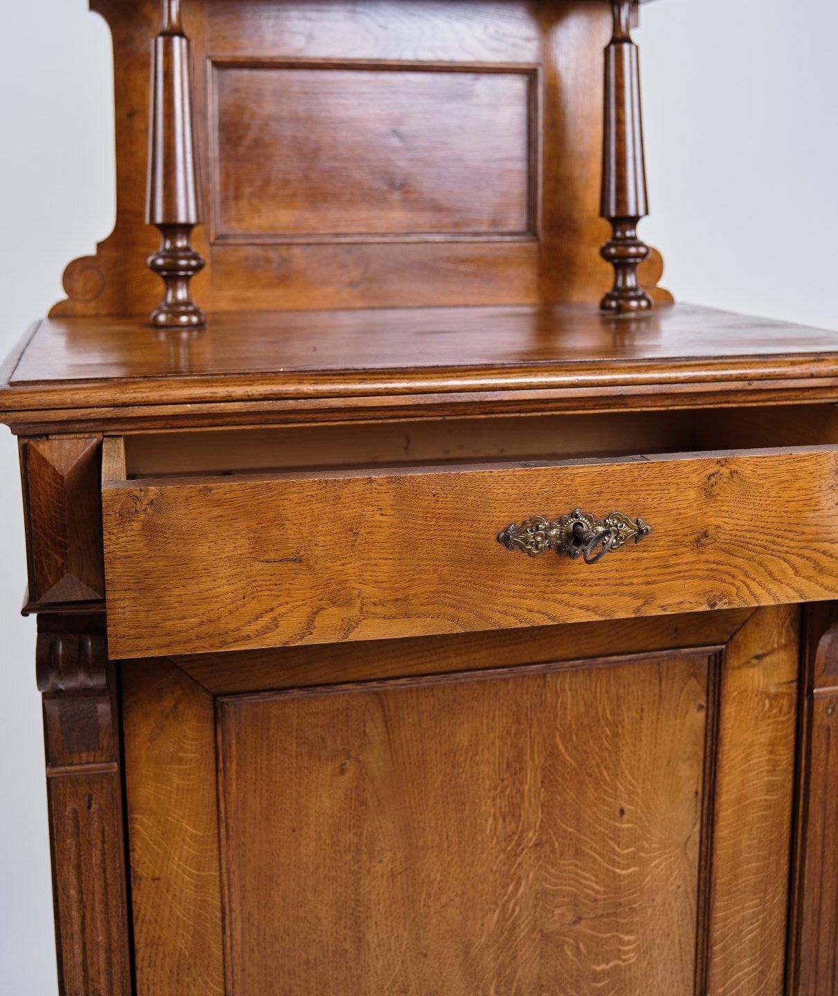 Cabinet – Hand Polished Mahogany – Decoration & Round Legs – Circa 1880 photo Furniture
