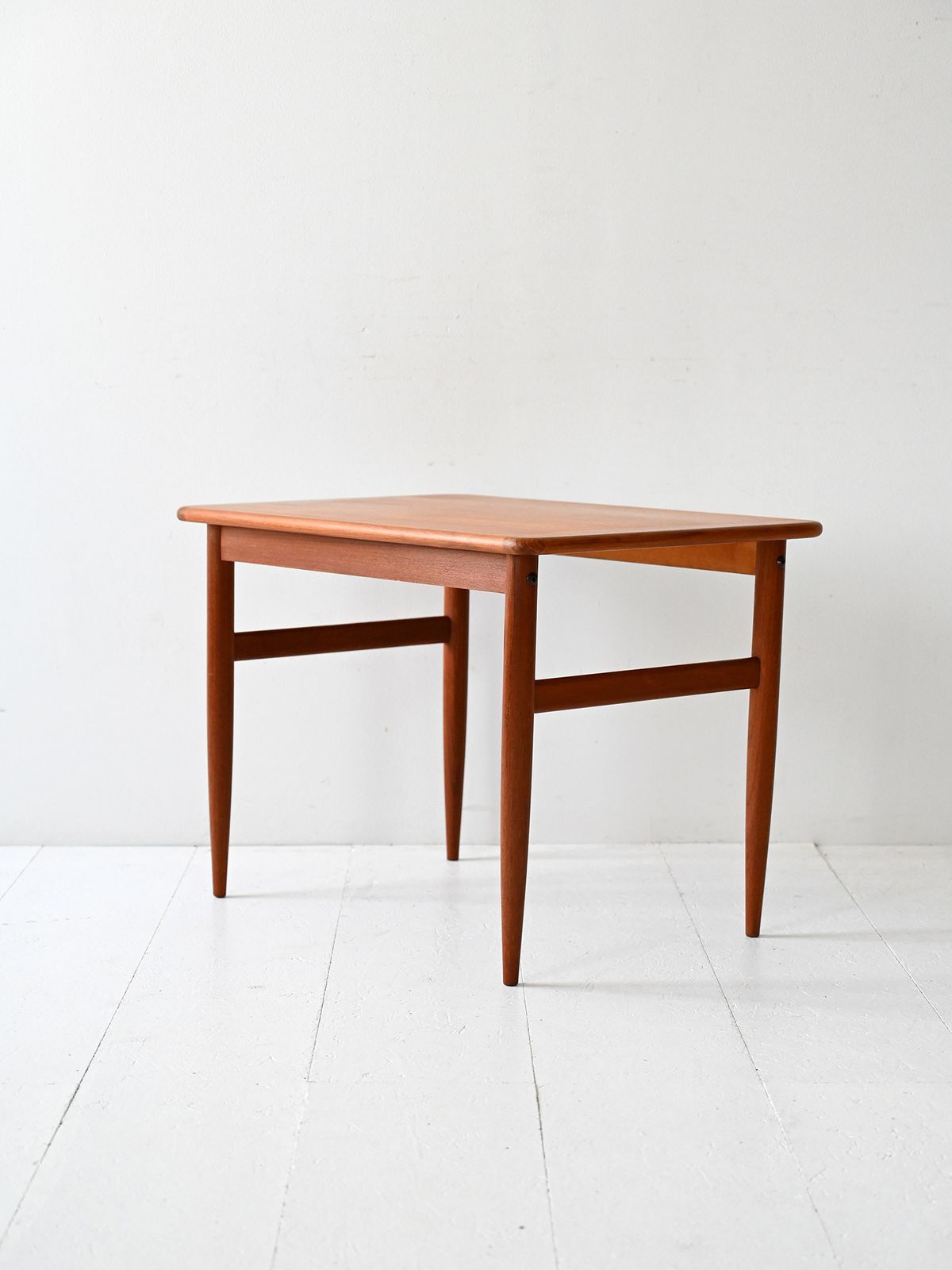 Scandinavian Teak Coffee Table With Turned Legs photo furniture