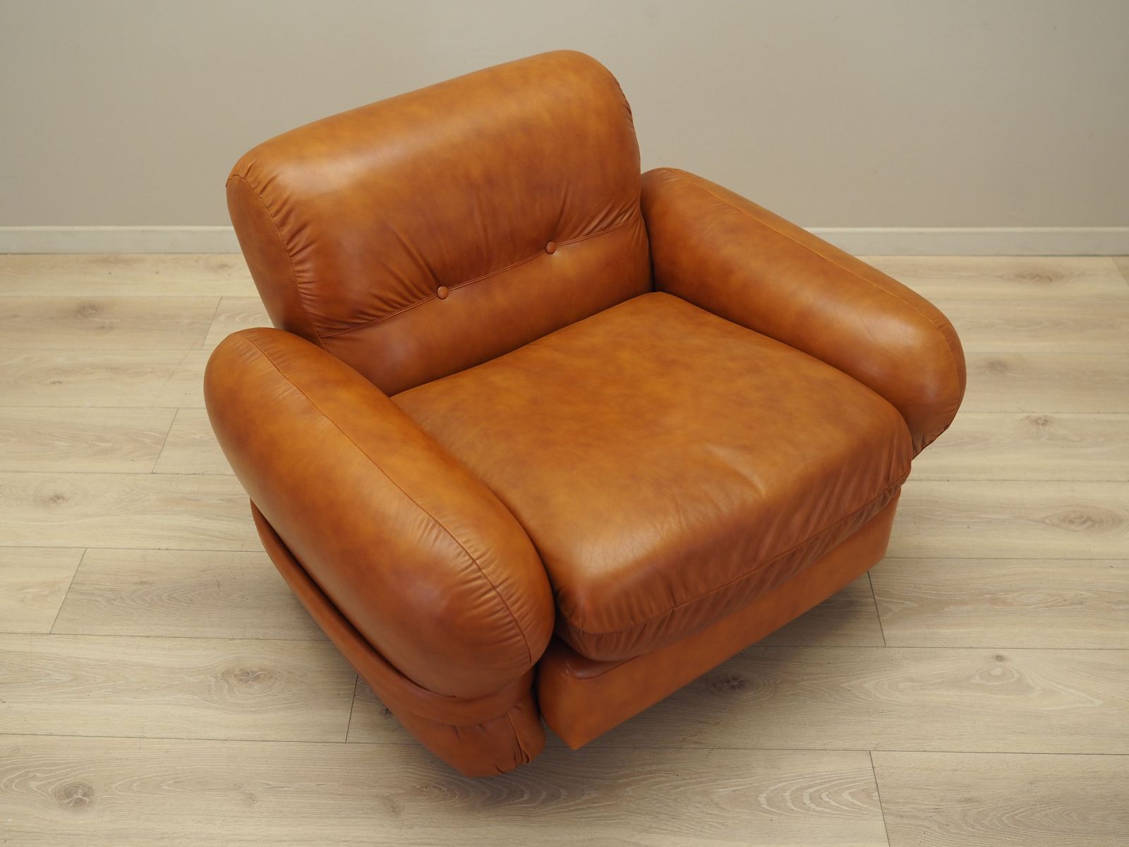 photo for sale Leather Armchair, Italian Design, 1970s, Production: Italy