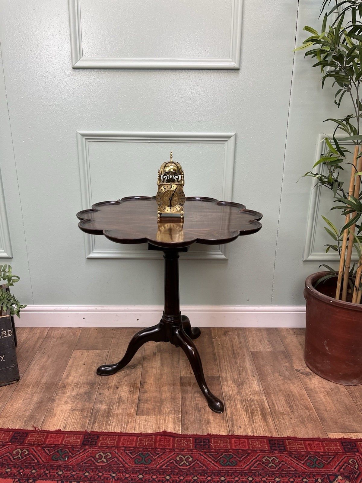 Superior Quality Antique George II Mahogany Pie Crust Tripod Table, Georgian
