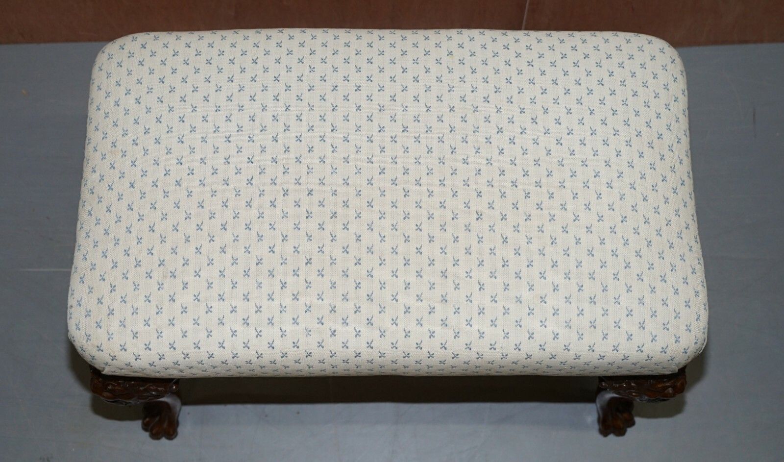 photo furniture Fully Restored George III Style Hand Carved Bench Stool With Lion Hairy Paw Feet