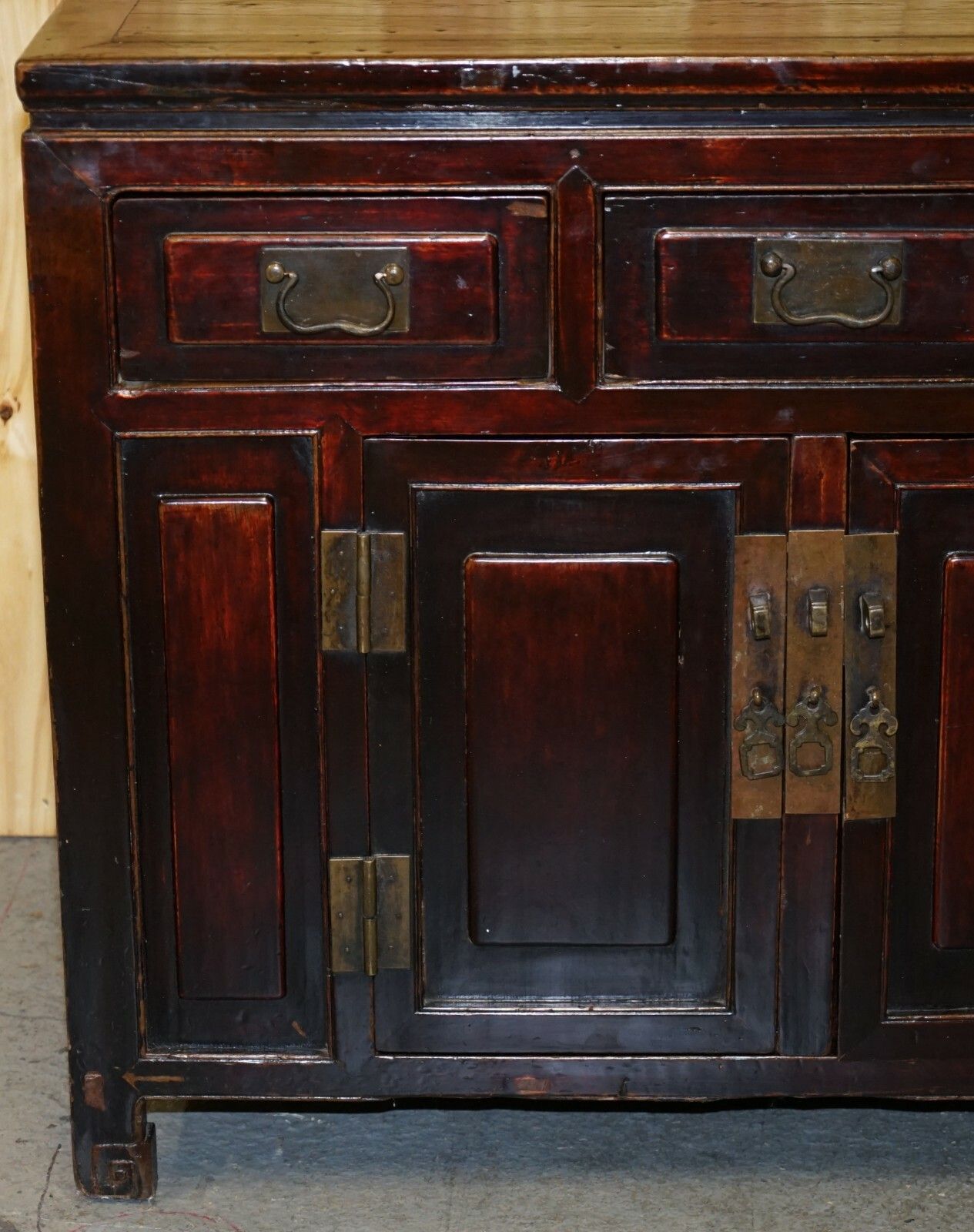 Vintage Chinese Cabinet Cupboard Sideboard Lacquered Carved And Detailed Piece photo 1100.0
