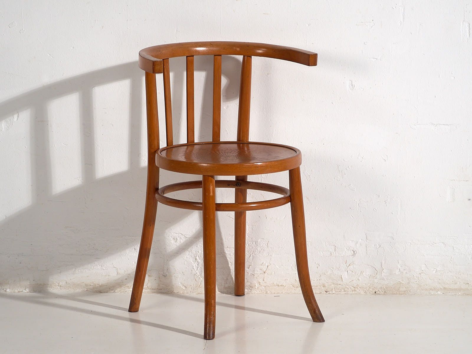 Antique Bentwood Chairs With Engraved Seat (C.1920). Set Of 4 Pieces #1 photo vinterior