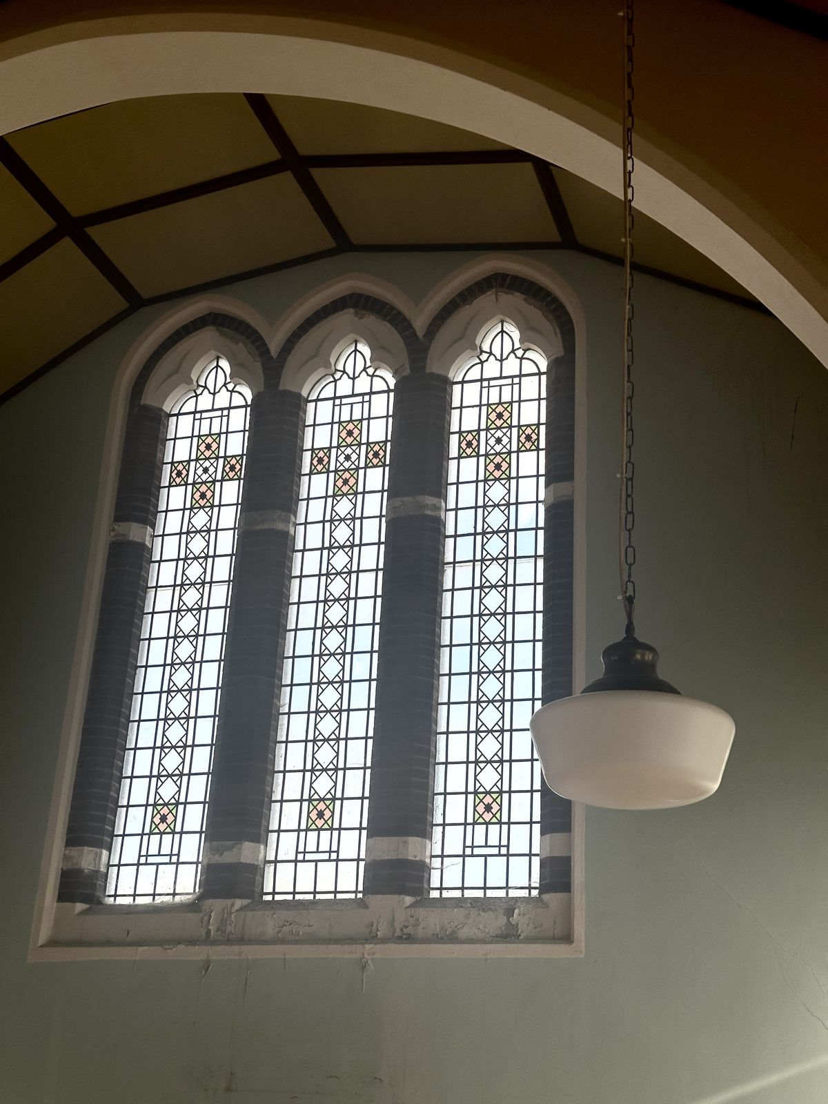 photo furniture Set Run Xl Antique Church Opaline Milk White Glass Brass Ceiling Pendant Light Lamp