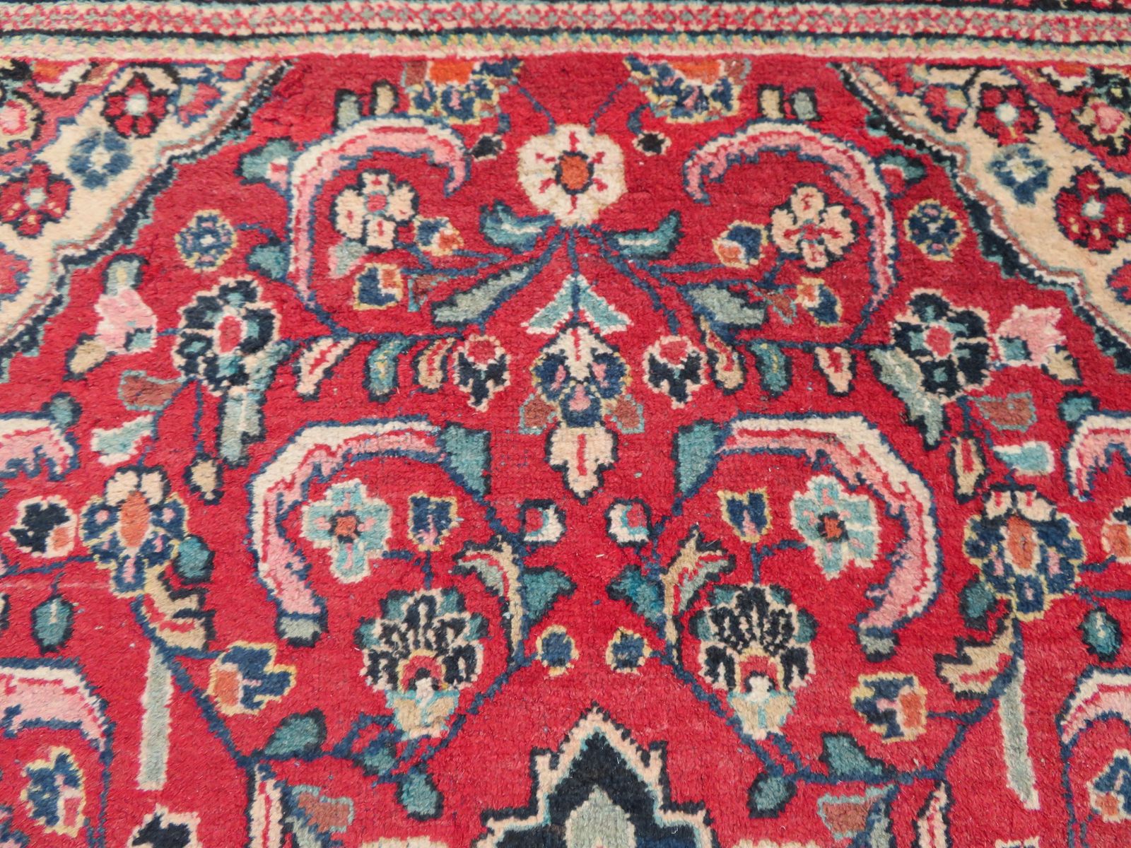 Old Mahal Village Rug. 208cm X 134cm. photo 399.0