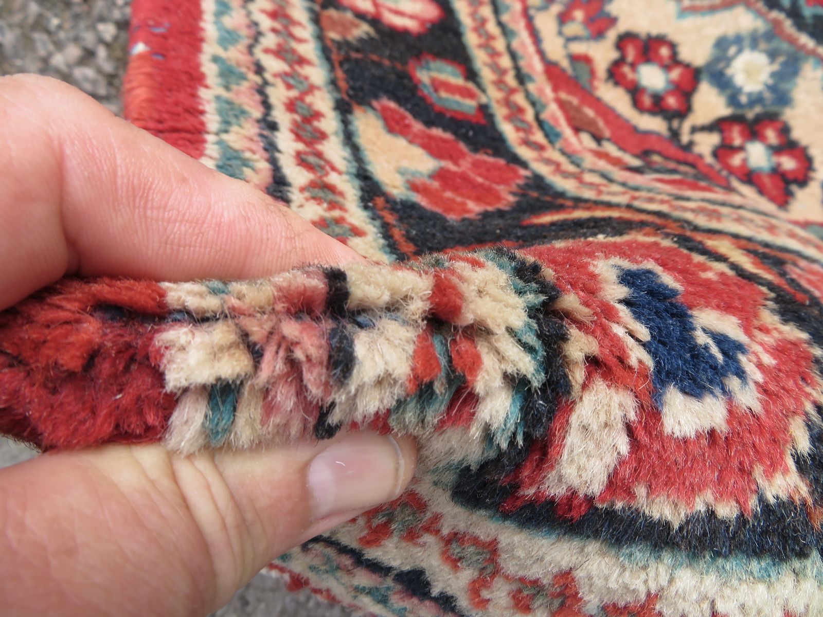 photo buy Old Mahal Village Rug. 208cm X 134cm.