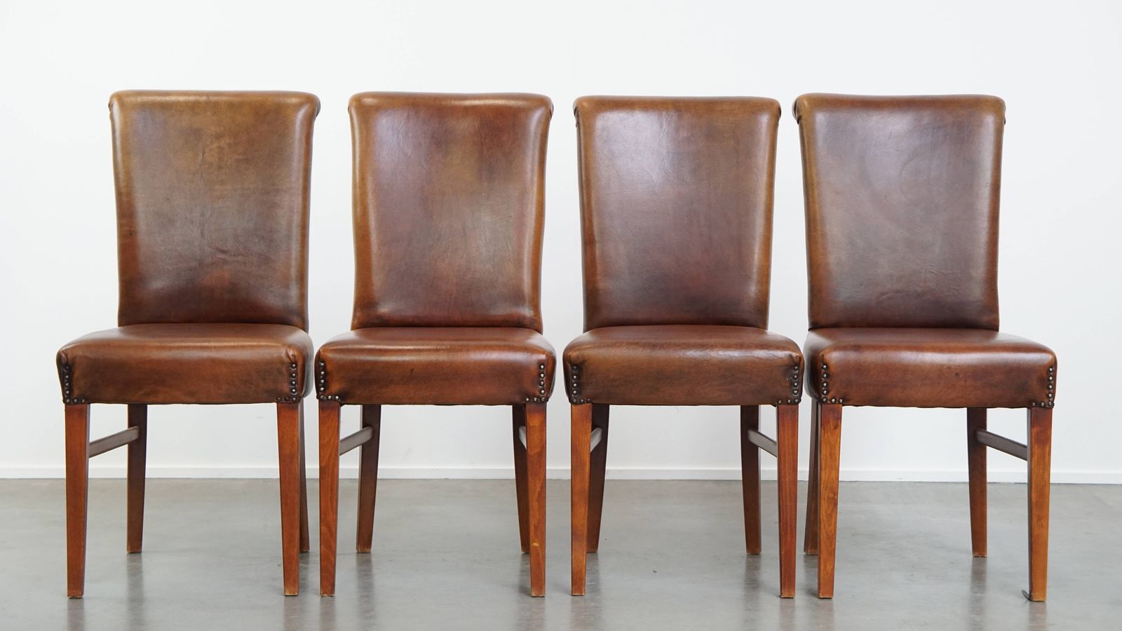 Timeless Set Of 4 Stately, Comfortable Dining Chairs Made Of Sheepskin With A Decorative Nail Finish photo furniture