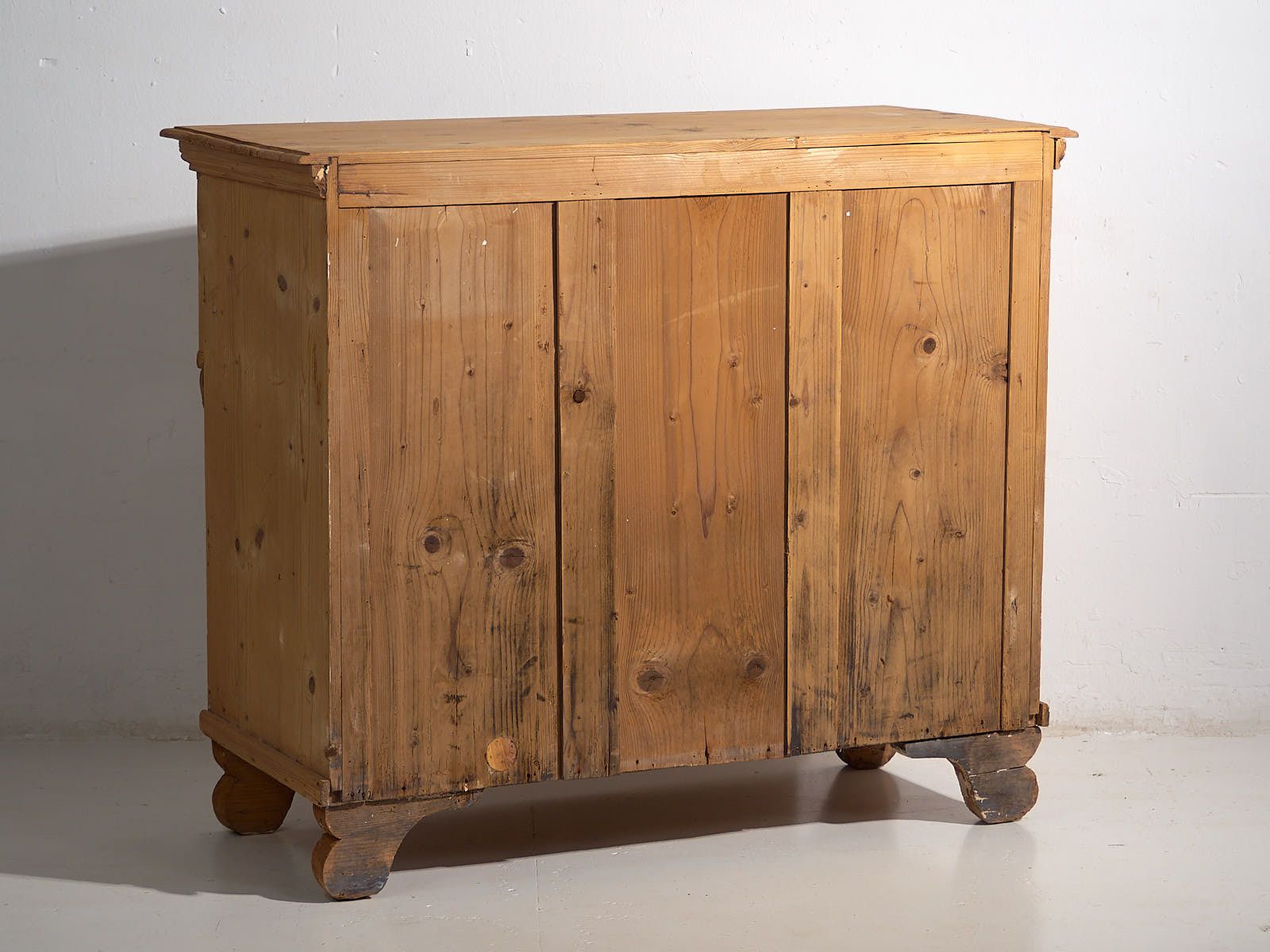 photo furniture Antique Solid Wood Chest Of Drawers (C.1920) #45