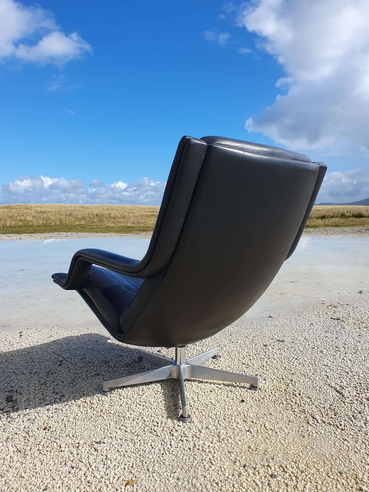 Geoffrey Harcourt For Artifort, Holland, A Model F152 Black Leather Swivel Chair. 1972. photo for sale