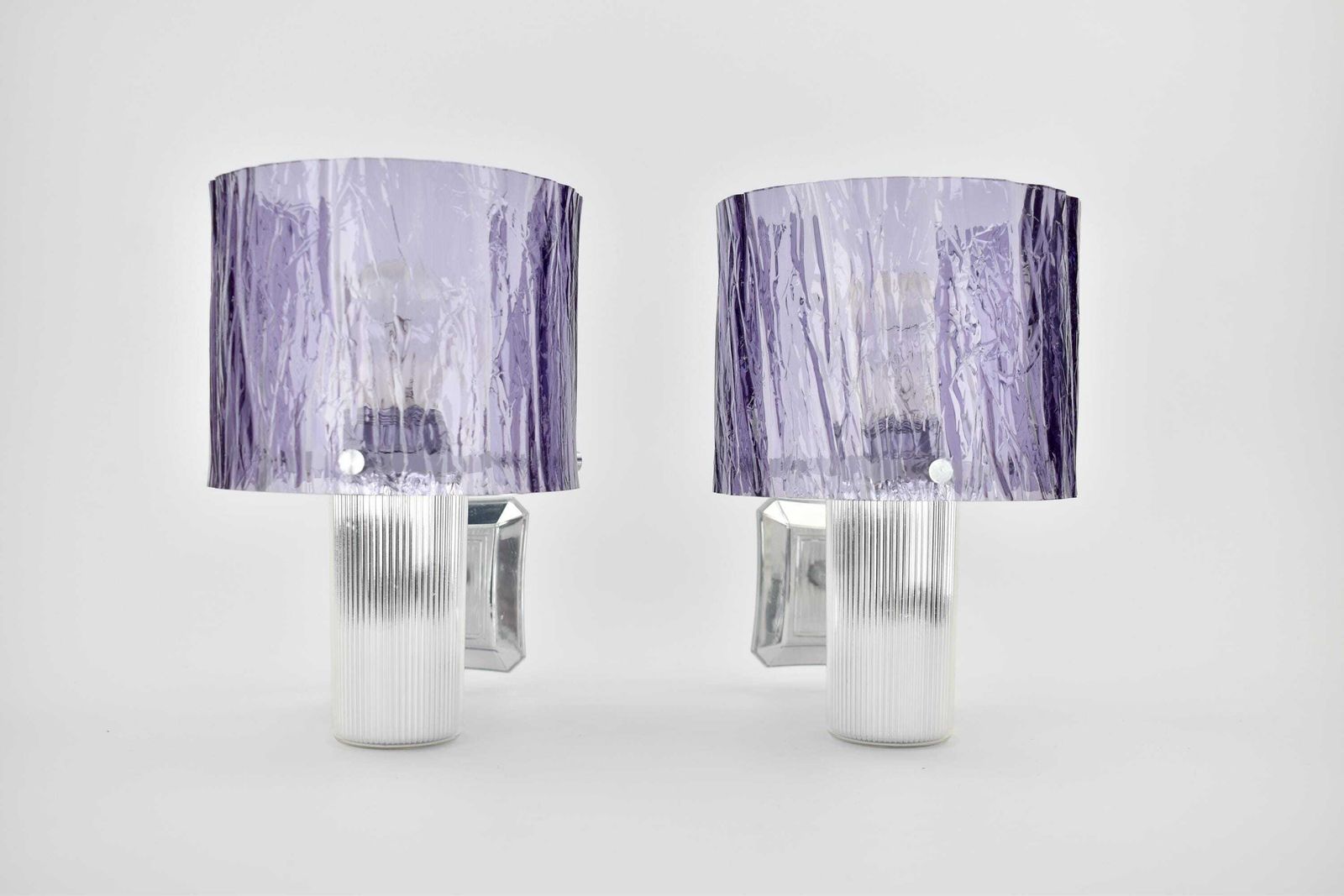 Mid Century Modern Amethyst Wandlampen Zilveren Verlichting | Vintage Armaturen Nachtkast Paars Frans Ijsglas Mcm Midmod Jaren 1960 1970 Modernistisch photo for sale