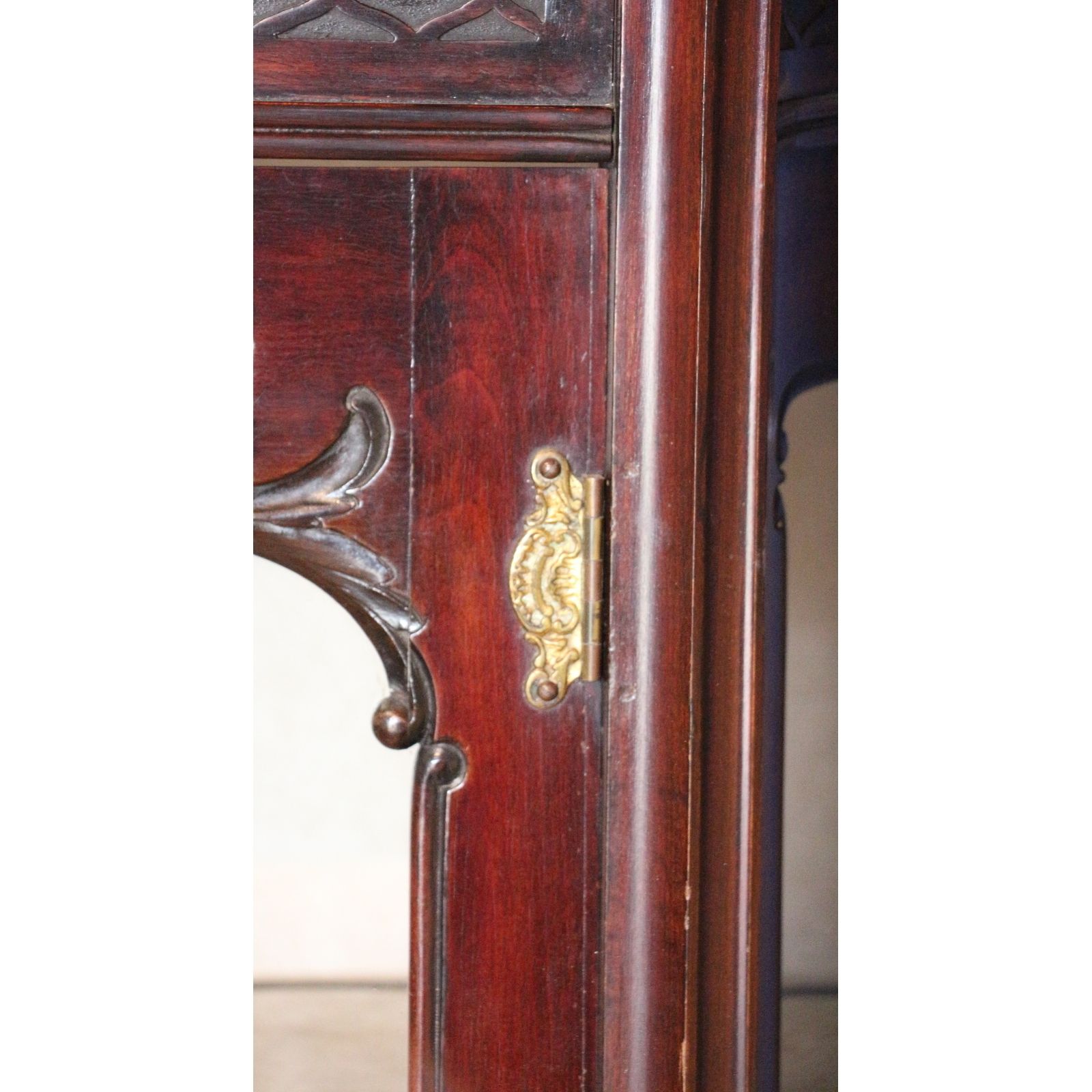 photo furniture A Quality Victorian Carved Mahogany Display Cabinet Raised On Cabriole Supports