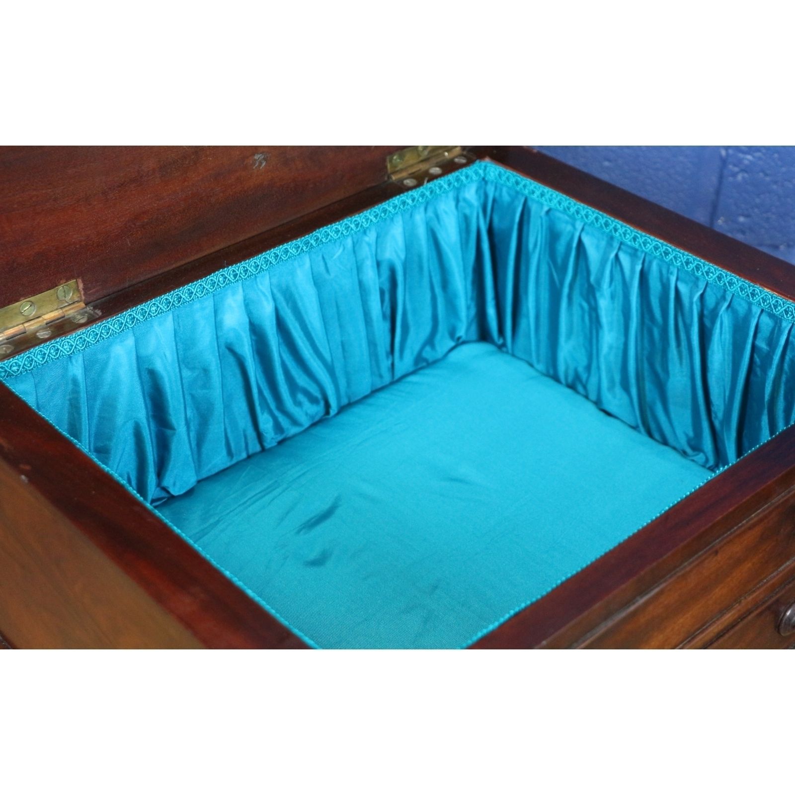 photo furniture A Regency Mahogany Workbox Or Sewingbox Raised On Paw Feet And Lyre Supports