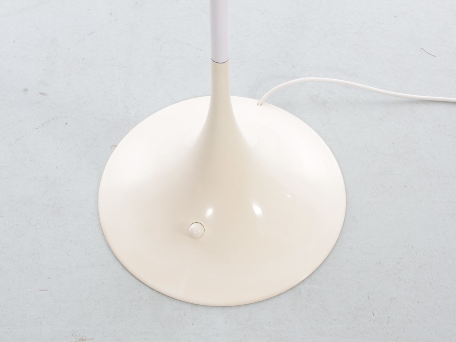 Mid Century Modern Scandinavian Panthella Floor Lamp By Verner Panton photo 1050.0
