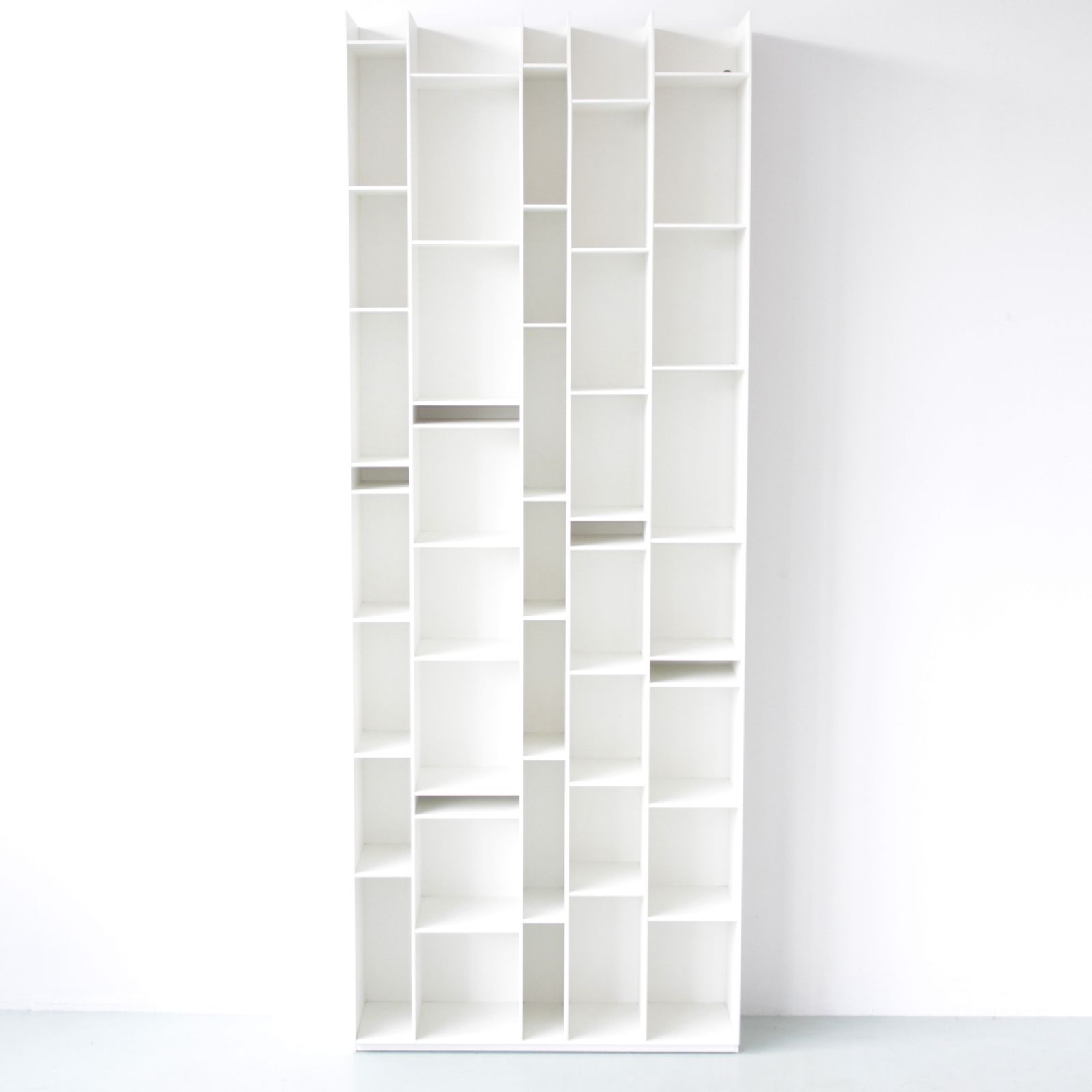 White Ramdom Shelve Par Neuland Industriedesign For Mdf Italia
