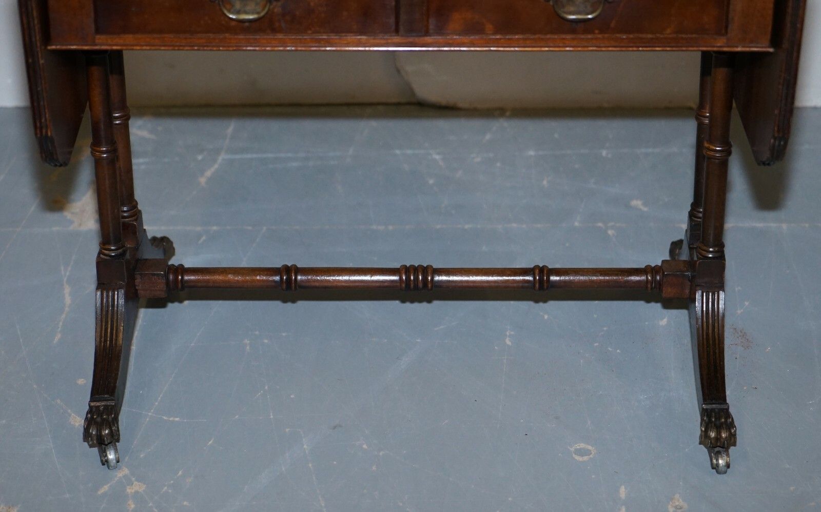 Large Bevan Funnell Extending Flamed Mahogany Side End Lamp Card Table Lion Feet photo vinterior