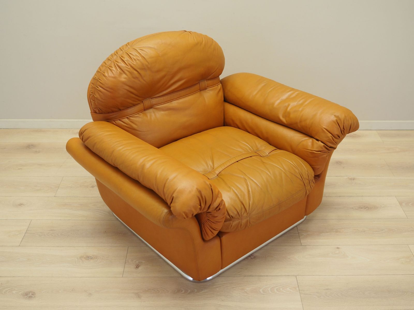 photo furniture Orange Armchair Space Age Design 1960s Production Italy