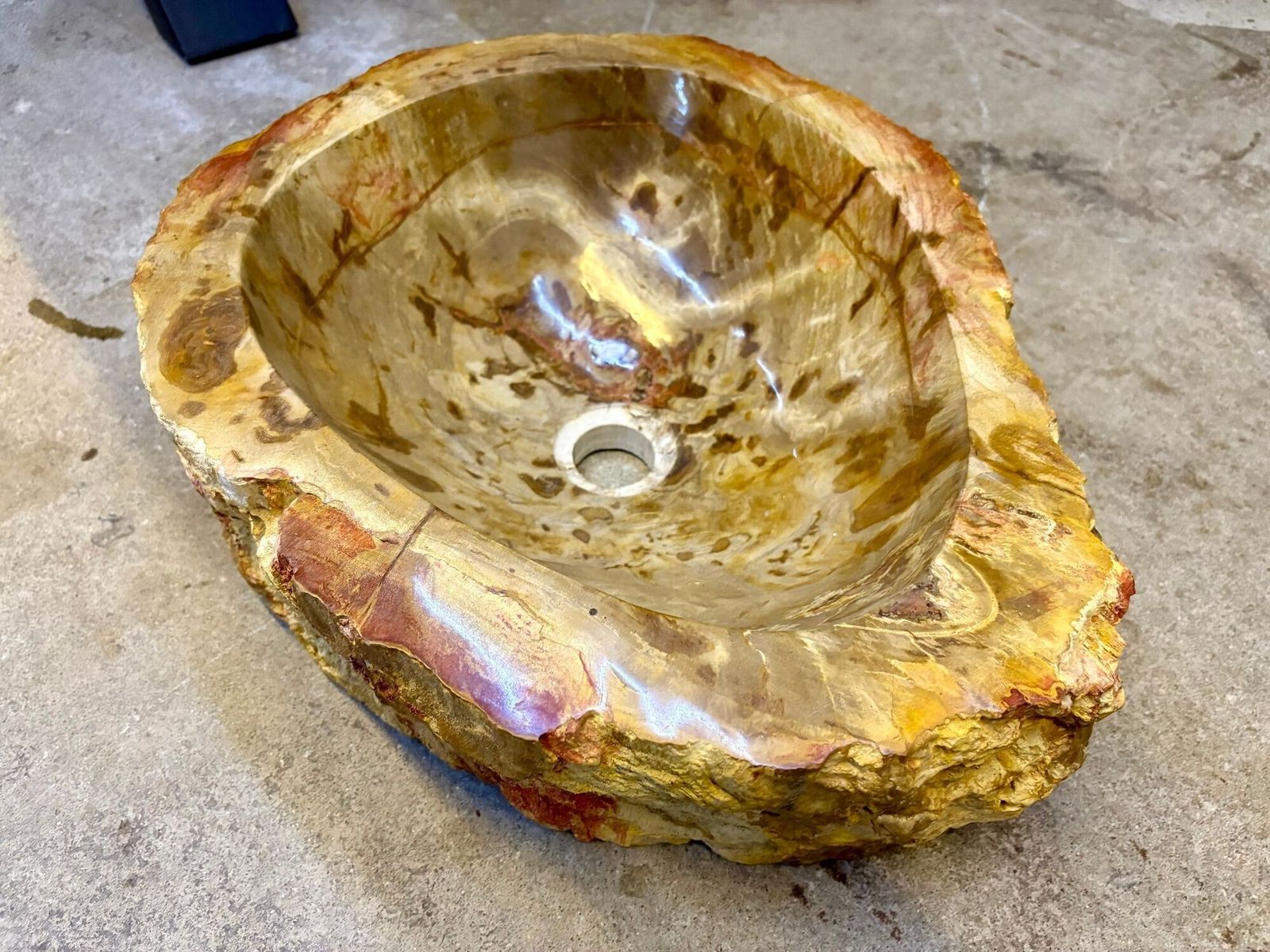 photo furniture Petrified Wood Sink In Beige/ Brown/ Yellow Tones, Top Quality, Idn 2025